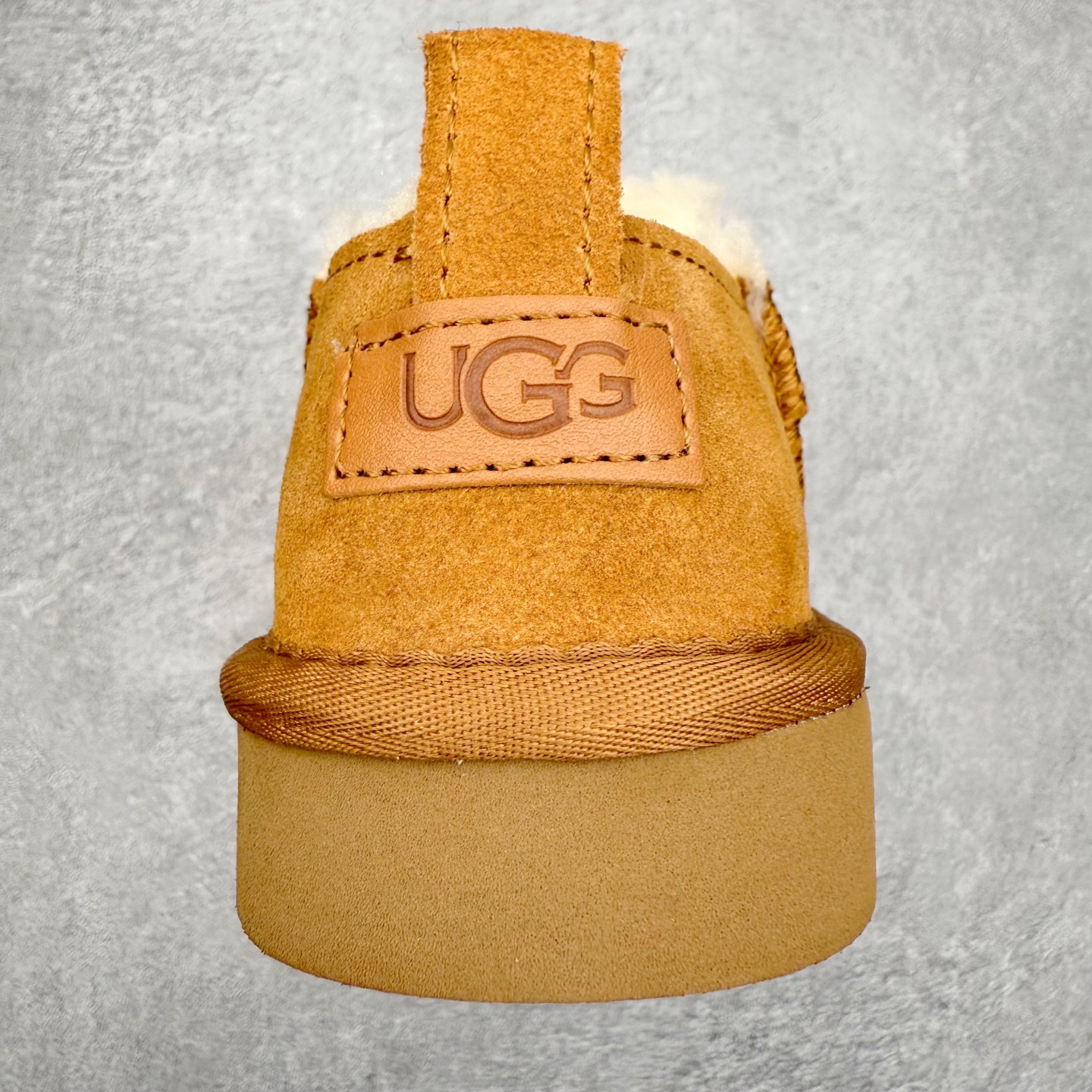 图片[8]-＃福利特价 UGG Kallen Lace 新款低帮雪地靴 冬季保暖外出 家居都是很适合的选择 近年uug推出款式系列 局部偏向年轻消费者喜好 也走到时尚潮流穿搭的前沿 鞋身材质 翻毛皮鞋面 轻便全套包装 尺码：35-40-选品中心