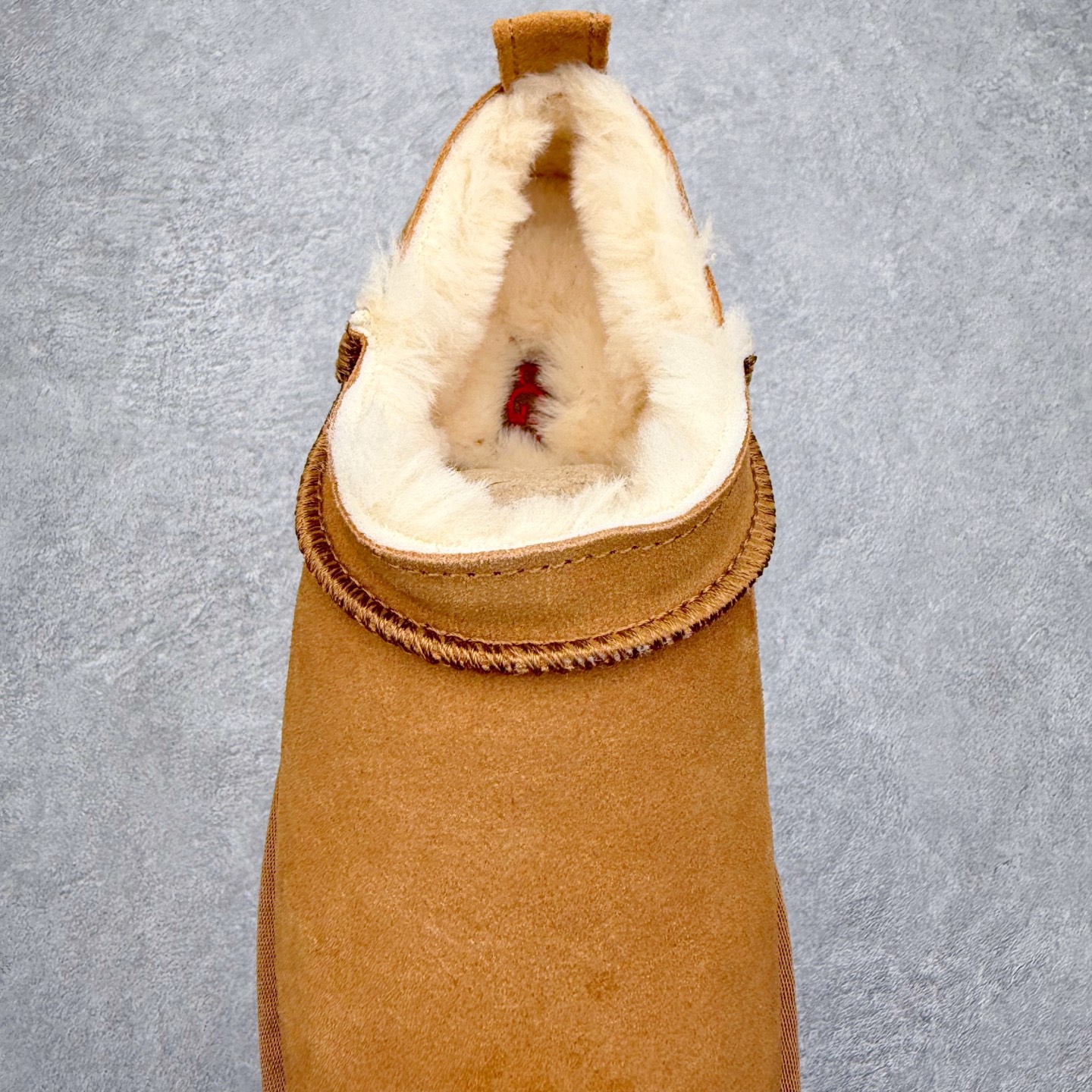 图片[5]-＃福利特价 UGG Kallen Lace 新款低帮雪地靴 冬季保暖外出 家居都是很适合的选择 近年uug推出款式系列 局部偏向年轻消费者喜好 也走到时尚潮流穿搭的前沿 鞋身材质 翻毛皮鞋面 轻便全套包装 尺码：35-40-选品中心