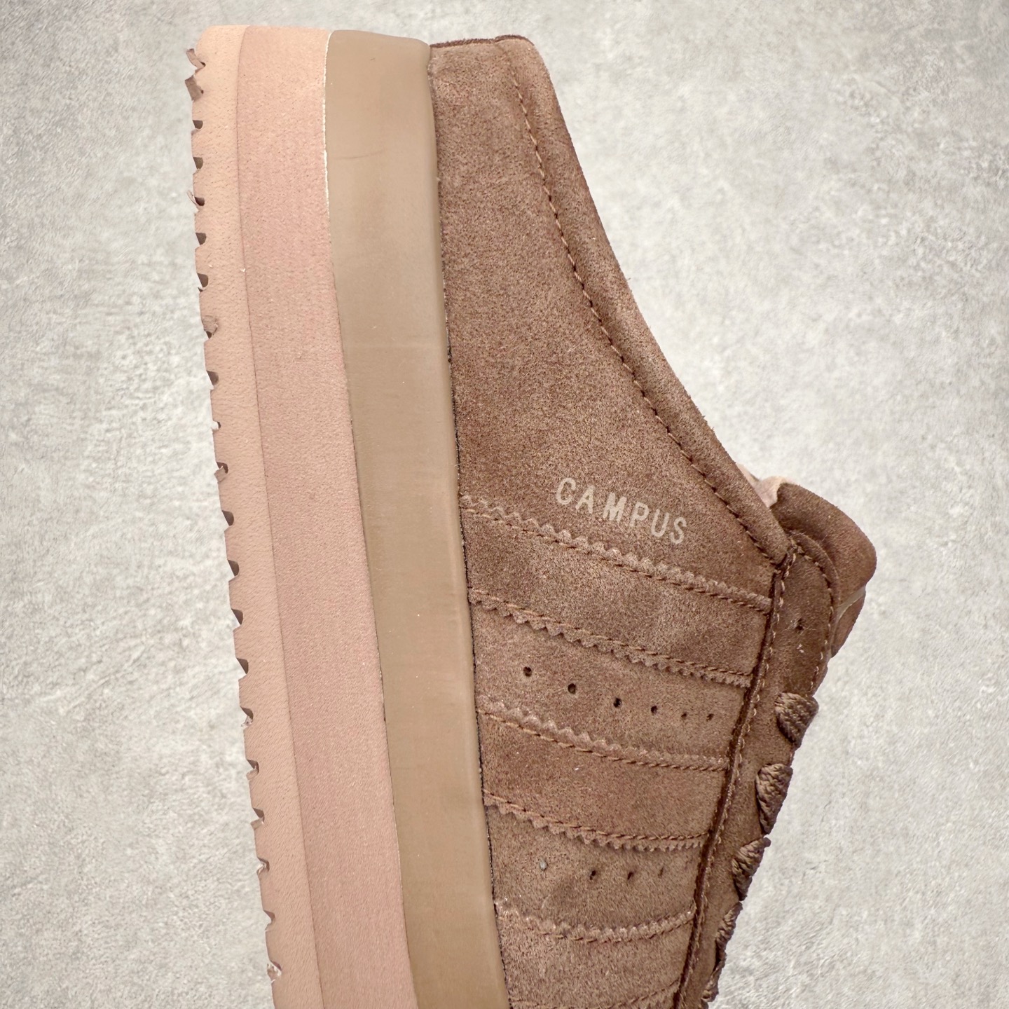 图片[6]-AD Originals CAMPUS 00S 面包鞋经典复古舒适包头拖鞋 实拍调校N版已经零色差零失真 百分百还原实物色彩所见即所得 不存在货不对板色差等低级问题 选购参考实物拍摄 不混卖不参货 只用心做好货严格选品 承诺混一赔十 尺码：36 36.5 37.5 38 38.5 39 40 40.5 41 42 42.5 43 44 44.5 45-选品中心