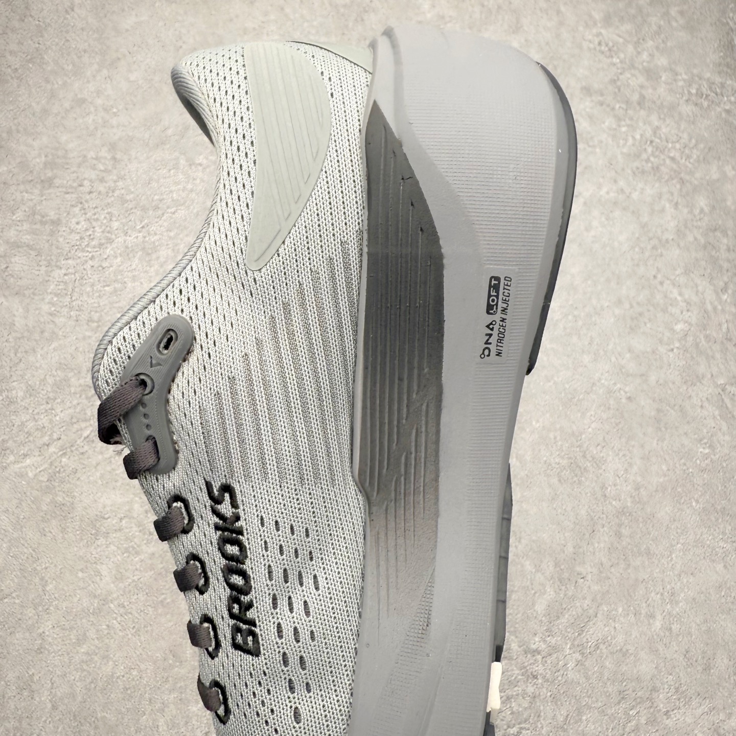 图片[7]-Brooks布鲁克斯 Ghost Max 3 运动舒适防滑耐磨低帮跑步鞋 实拍调校N版已经零色差零失真 百分百还原实物色彩所见即所得 不存在货不对板色差等低级问题 选购参考实物拍摄 不混卖不参货 只用心做好货严格选品 承诺混一赔十 尺码：36 36.5 37.5 38 38.5 39 40 40.5 41 42 42.5 43 44 44.5 45-选品中心