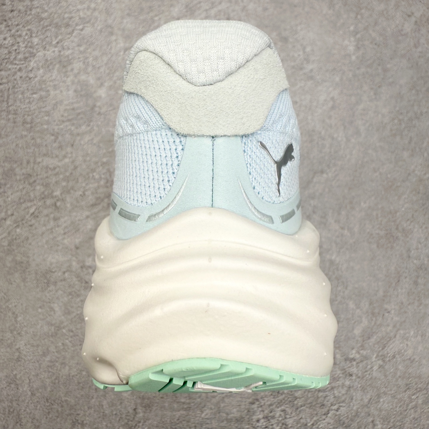 图片[8]-PUMA彪马 Electrify Nitro 4 时尚潮流透气低帮跑步鞋 彪马（Puma）是全球著名的运动品牌，中文作彪马，意为美洲狮，由创始人鲁道夫•达斯勒（Rudolf Dassler）于1948年在德国建立了这个品牌，数十年来PUMA一直在运动界位居要角，近几年来更成功的结合运动、休闲，时尚为一体，跃升为年轻人最爱品牌之一。实拍调校N版已经零色差零失真 百分百还原实物色彩所见即所得 不存在货不对板色差等低级问题 选购参考实物拍摄 不混卖不参货 只用心做好货严格选品 承诺混一赔十 尺码：36 36.5 37.5 38 38.5 39 40 40.5 41 42 42.5 43 44 44.5 45-选品中心