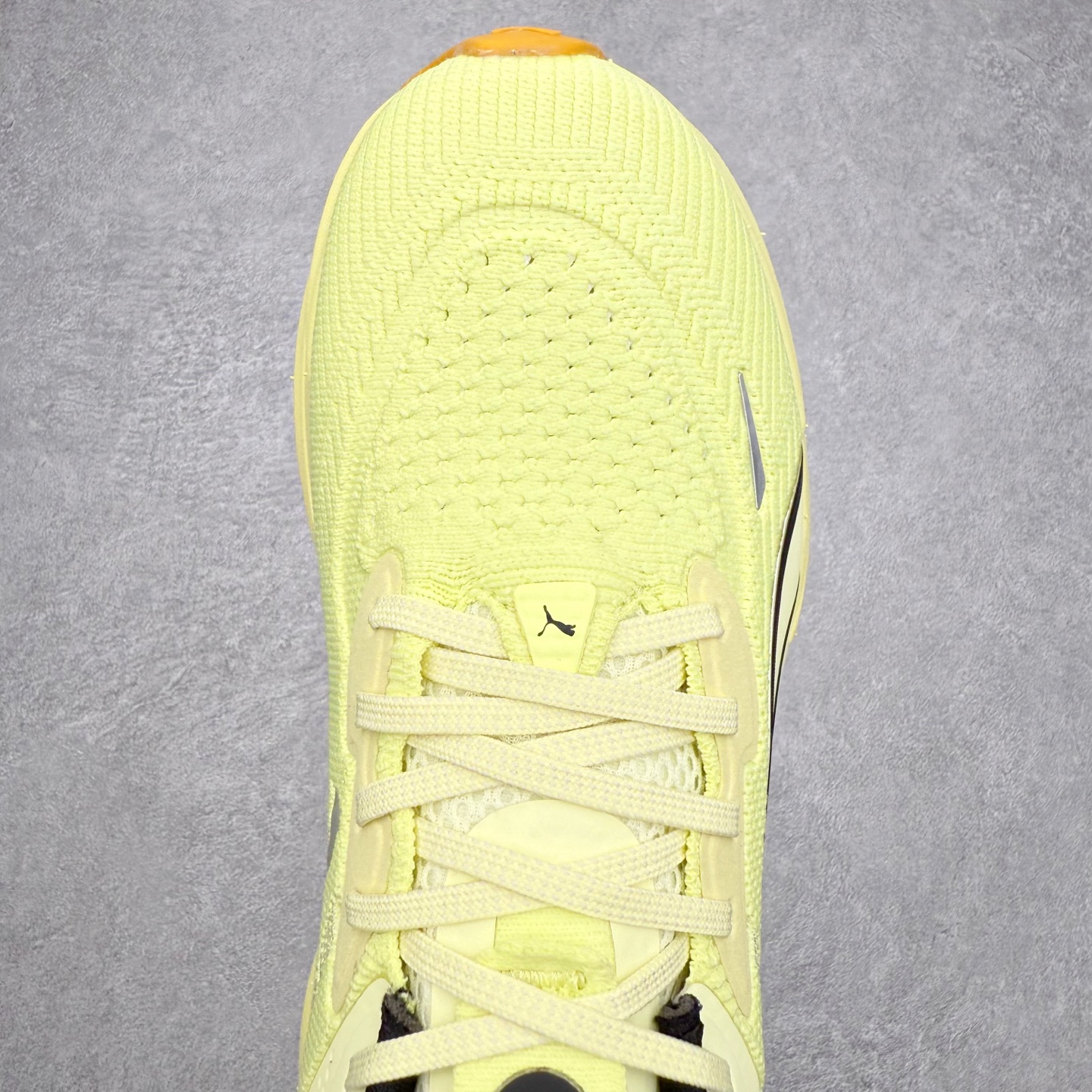 图片[4]-PUMA彪马 Electrify Nitro 4 时尚潮流透气低帮跑步鞋 彪马（Puma）是全球著名的运动品牌，中文作彪马，意为美洲狮，由创始人鲁道夫•达斯勒（Rudolf Dassler）于1948年在德国建立了这个品牌，数十年来PUMA一直在运动界位居要角，近几年来更成功的结合运动、休闲，时尚为一体，跃升为年轻人最爱品牌之一。实拍调校N版已经零色差零失真 百分百还原实物色彩所见即所得 不存在货不对板色差等低级问题 选购参考实物拍摄 不混卖不参货 只用心做好货严格选品 承诺混一赔十 尺码：36 36.5 37.5 38 38.5 39 40 40.5 41 42 42.5 43 44 44.5 45-选品中心