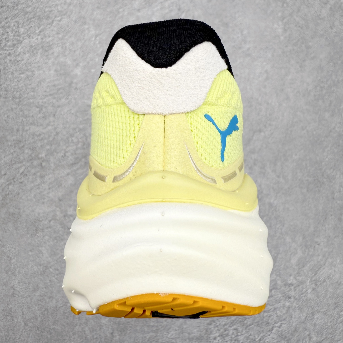 图片[8]-PUMA彪马 Electrify Nitro 4 时尚潮流透气低帮跑步鞋 彪马（Puma）是全球著名的运动品牌，中文作彪马，意为美洲狮，由创始人鲁道夫•达斯勒（Rudolf Dassler）于1948年在德国建立了这个品牌，数十年来PUMA一直在运动界位居要角，近几年来更成功的结合运动、休闲，时尚为一体，跃升为年轻人最爱品牌之一。实拍调校N版已经零色差零失真 百分百还原实物色彩所见即所得 不存在货不对板色差等低级问题 选购参考实物拍摄 不混卖不参货 只用心做好货严格选品 承诺混一赔十 尺码：36 36.5 37.5 38 38.5 39 40 40.5 41 42 42.5 43 44 44.5 45-选品中心