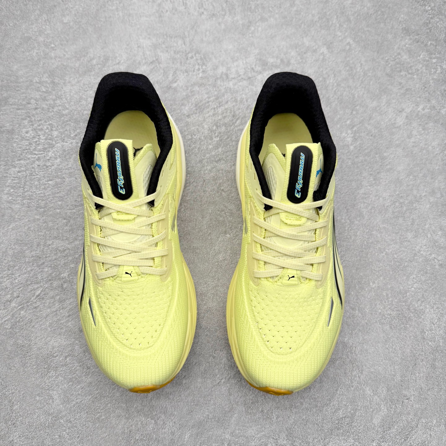 图片[2]-PUMA彪马 Electrify Nitro 4 时尚潮流透气低帮跑步鞋 彪马（Puma）是全球著名的运动品牌，中文作彪马，意为美洲狮，由创始人鲁道夫•达斯勒（Rudolf Dassler）于1948年在德国建立了这个品牌，数十年来PUMA一直在运动界位居要角，近几年来更成功的结合运动、休闲，时尚为一体，跃升为年轻人最爱品牌之一。实拍调校N版已经零色差零失真 百分百还原实物色彩所见即所得 不存在货不对板色差等低级问题 选购参考实物拍摄 不混卖不参货 只用心做好货严格选品 承诺混一赔十 尺码：36 36.5 37.5 38 38.5 39 40 40.5 41 42 42.5 43 44 44.5 45-选品中心