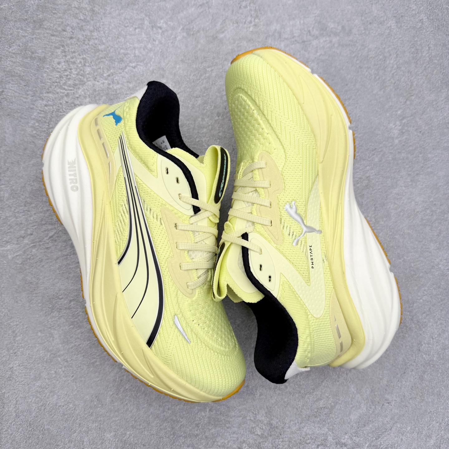 图片[3]-PUMA彪马 Electrify Nitro 4 时尚潮流透气低帮跑步鞋 彪马（Puma）是全球著名的运动品牌，中文作彪马，意为美洲狮，由创始人鲁道夫•达斯勒（Rudolf Dassler）于1948年在德国建立了这个品牌，数十年来PUMA一直在运动界位居要角，近几年来更成功的结合运动、休闲，时尚为一体，跃升为年轻人最爱品牌之一。实拍调校N版已经零色差零失真 百分百还原实物色彩所见即所得 不存在货不对板色差等低级问题 选购参考实物拍摄 不混卖不参货 只用心做好货严格选品 承诺混一赔十 尺码：36 36.5 37.5 38 38.5 39 40 40.5 41 42 42.5 43 44 44.5 45-选品中心