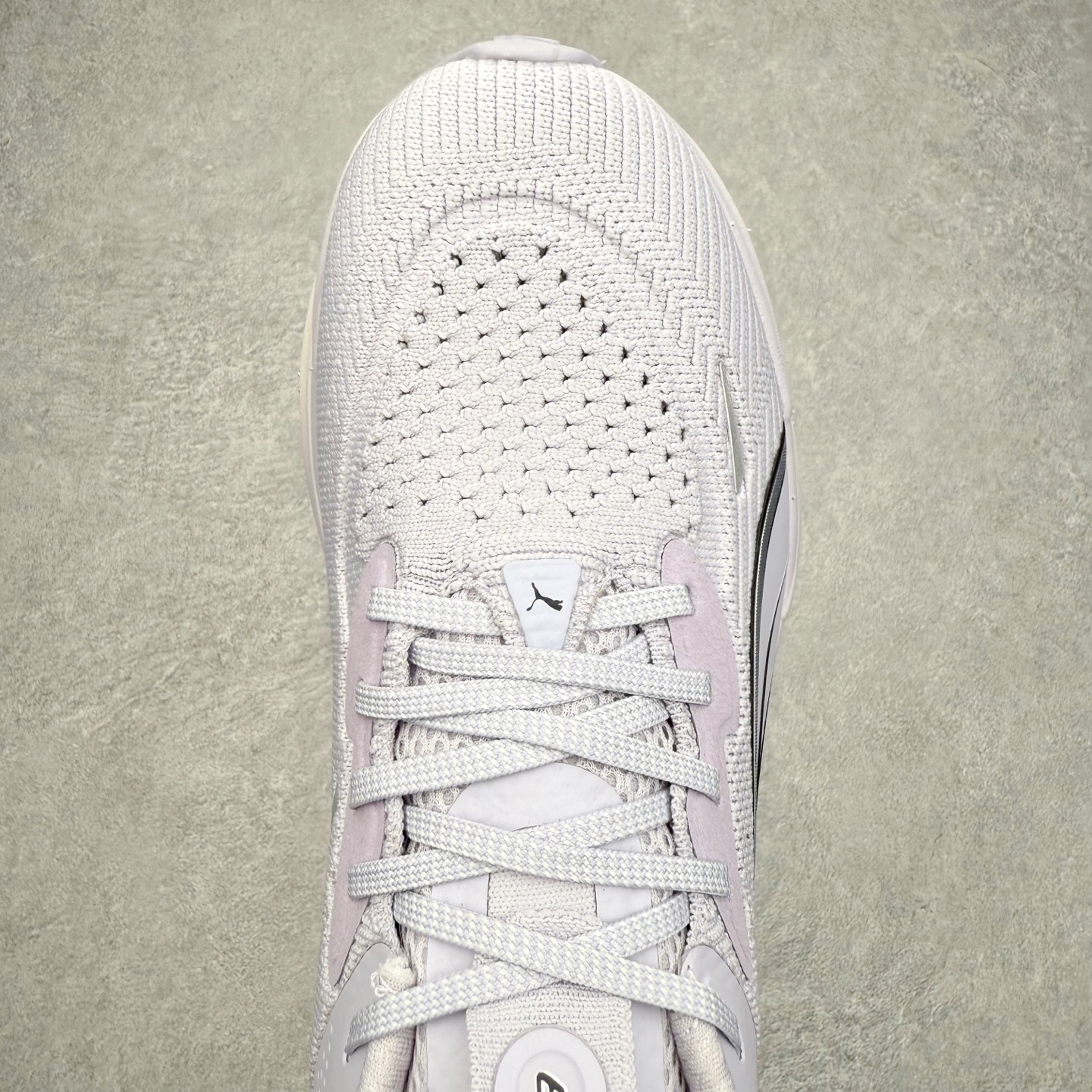 图片[4]-PUMA彪马 Electrify Nitro 4 时尚潮流透气低帮跑步鞋 彪马（Puma）是全球著名的运动品牌，中文作彪马，意为美洲狮，由创始人鲁道夫•达斯勒（Rudolf Dassler）于1948年在德国建立了这个品牌，数十年来PUMA一直在运动界位居要角，近几年来更成功的结合运动、休闲，时尚为一体，跃升为年轻人最爱品牌之一。实拍调校N版已经零色差零失真 百分百还原实物色彩所见即所得 不存在货不对板色差等低级问题 选购参考实物拍摄 不混卖不参货 只用心做好货严格选品 承诺混一赔十 尺码：36 36.5 37.5 38 38.5 39 40 40.5 41 42 42.5 43 44 44.5 45-选品中心