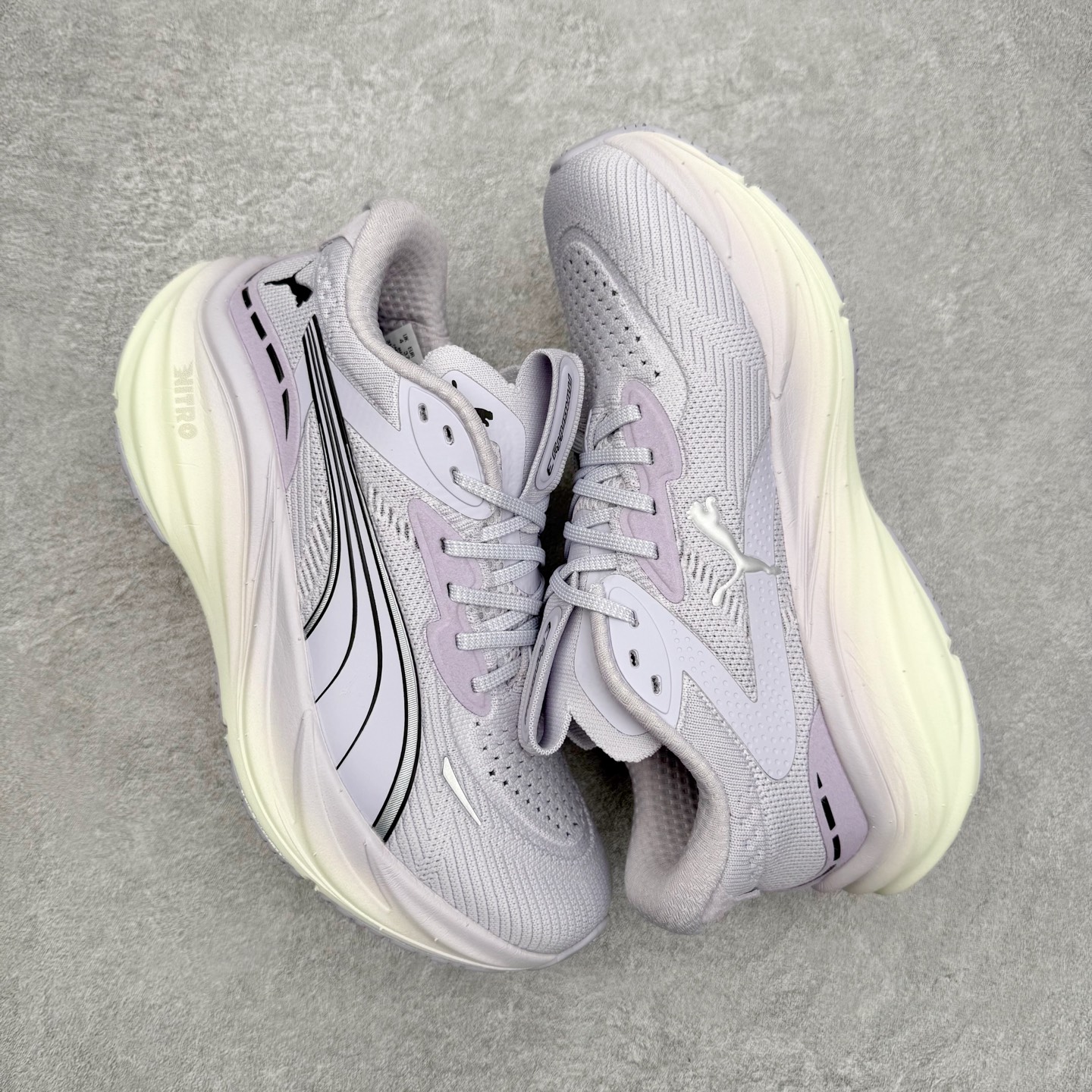 图片[3]-PUMA彪马 Electrify Nitro 4 时尚潮流透气低帮跑步鞋 彪马（Puma）是全球著名的运动品牌，中文作彪马，意为美洲狮，由创始人鲁道夫•达斯勒（Rudolf Dassler）于1948年在德国建立了这个品牌，数十年来PUMA一直在运动界位居要角，近几年来更成功的结合运动、休闲，时尚为一体，跃升为年轻人最爱品牌之一。实拍调校N版已经零色差零失真 百分百还原实物色彩所见即所得 不存在货不对板色差等低级问题 选购参考实物拍摄 不混卖不参货 只用心做好货严格选品 承诺混一赔十 尺码：36 36.5 37.5 38 38.5 39 40 40.5 41 42 42.5 43 44 44.5 45-选品中心