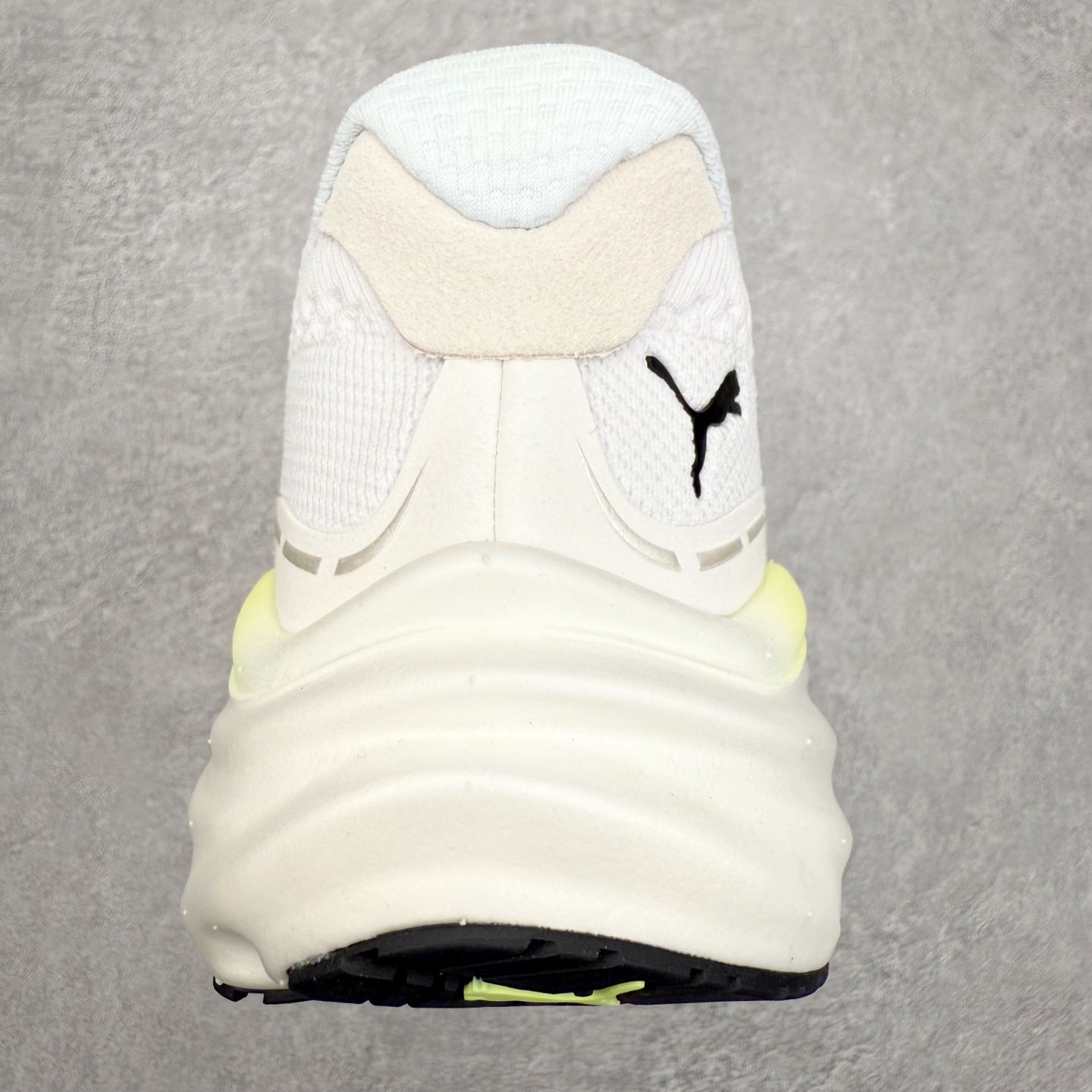 图片[8]-PUMA彪马 Electrify Nitro 4 时尚潮流透气低帮跑步鞋 彪马（Puma）是全球著名的运动品牌，中文作彪马，意为美洲狮，由创始人鲁道夫•达斯勒（Rudolf Dassler）于1948年在德国建立了这个品牌，数十年来PUMA一直在运动界位居要角，近几年来更成功的结合运动、休闲，时尚为一体，跃升为年轻人最爱品牌之一。实拍调校N版已经零色差零失真 百分百还原实物色彩所见即所得 不存在货不对板色差等低级问题 选购参考实物拍摄 不混卖不参货 只用心做好货严格选品 承诺混一赔十 尺码：36 36.5 37.5 38 38.5 39 40 40.5 41 42 42.5 43 44 44.5 45-选品中心