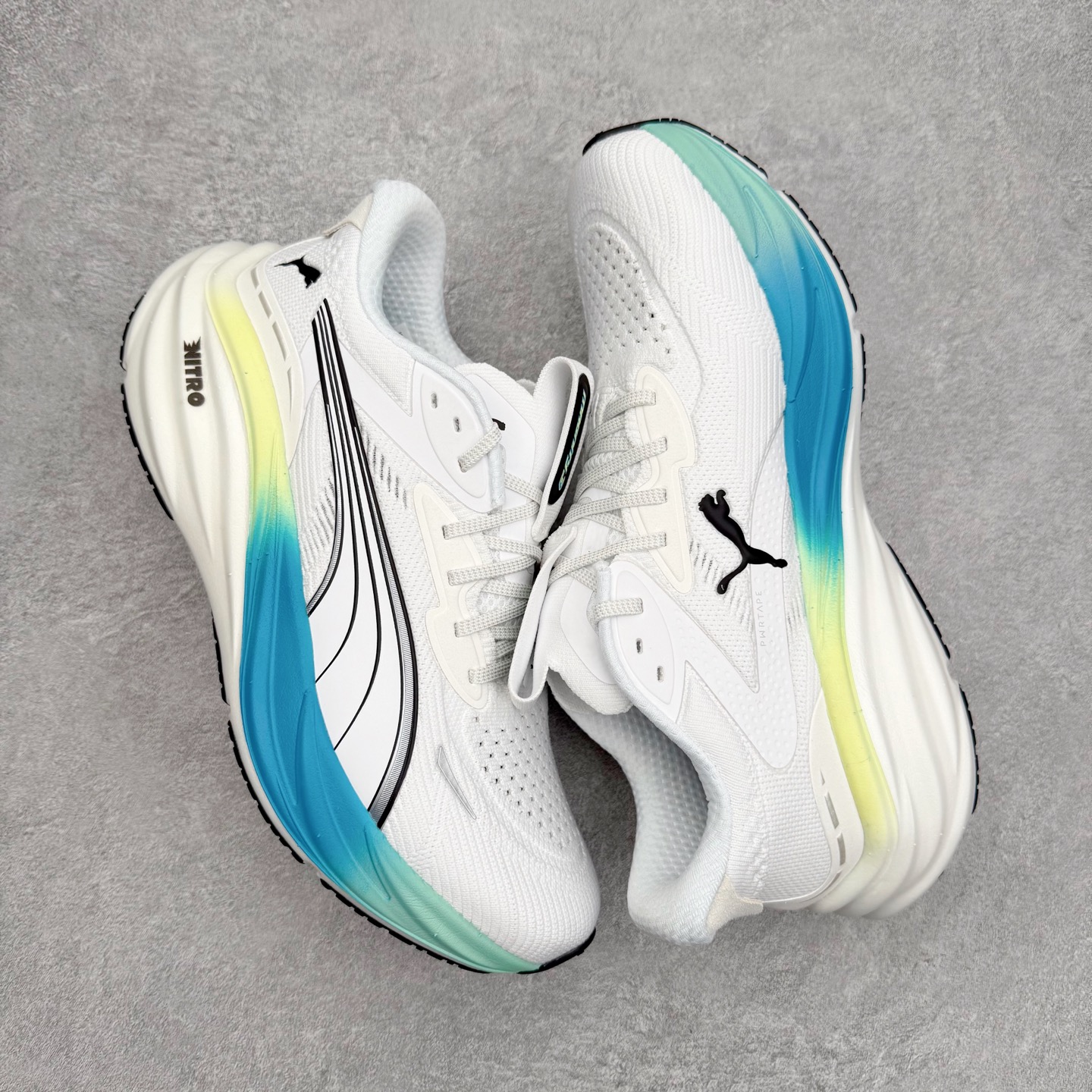 图片[3]-PUMA彪马 Electrify Nitro 4 时尚潮流透气低帮跑步鞋 彪马（Puma）是全球著名的运动品牌，中文作彪马，意为美洲狮，由创始人鲁道夫•达斯勒（Rudolf Dassler）于1948年在德国建立了这个品牌，数十年来PUMA一直在运动界位居要角，近几年来更成功的结合运动、休闲，时尚为一体，跃升为年轻人最爱品牌之一。实拍调校N版已经零色差零失真 百分百还原实物色彩所见即所得 不存在货不对板色差等低级问题 选购参考实物拍摄 不混卖不参货 只用心做好货严格选品 承诺混一赔十 尺码：36 36.5 37.5 38 38.5 39 40 40.5 41 42 42.5 43 44 44.5 45-选品中心