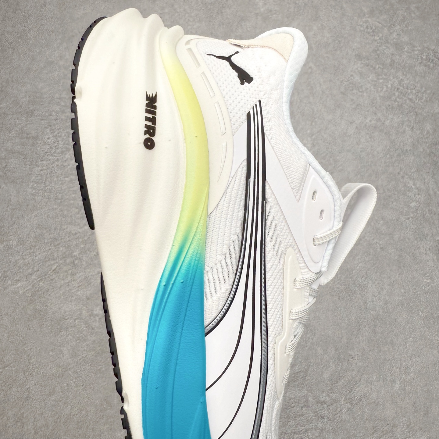 图片[6]-PUMA彪马 Electrify Nitro 4 时尚潮流透气低帮跑步鞋 彪马（Puma）是全球著名的运动品牌，中文作彪马，意为美洲狮，由创始人鲁道夫•达斯勒（Rudolf Dassler）于1948年在德国建立了这个品牌，数十年来PUMA一直在运动界位居要角，近几年来更成功的结合运动、休闲，时尚为一体，跃升为年轻人最爱品牌之一。实拍调校N版已经零色差零失真 百分百还原实物色彩所见即所得 不存在货不对板色差等低级问题 选购参考实物拍摄 不混卖不参货 只用心做好货严格选品 承诺混一赔十 尺码：36 36.5 37.5 38 38.5 39 40 40.5 41 42 42.5 43 44 44.5 45-选品中心