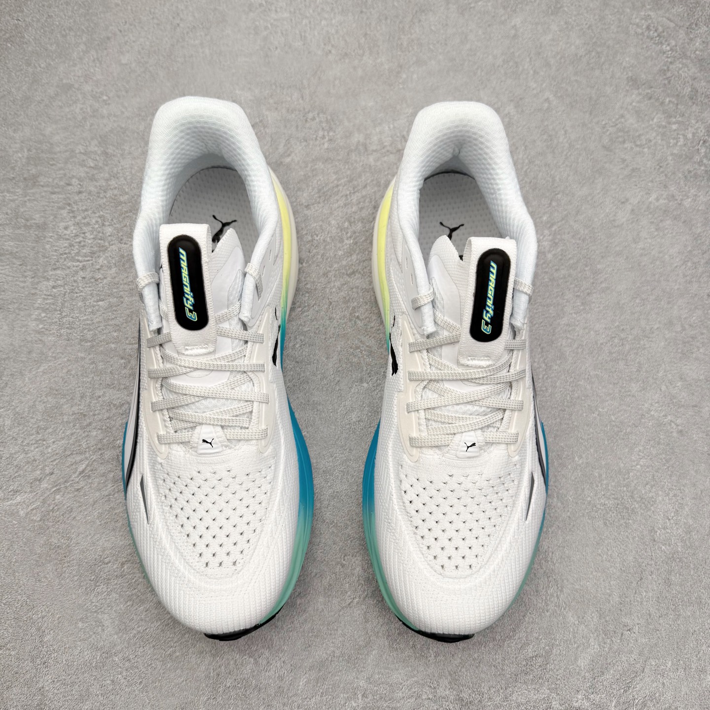 图片[2]-PUMA彪马 Electrify Nitro 4 时尚潮流透气低帮跑步鞋 彪马（Puma）是全球著名的运动品牌，中文作彪马，意为美洲狮，由创始人鲁道夫•达斯勒（Rudolf Dassler）于1948年在德国建立了这个品牌，数十年来PUMA一直在运动界位居要角，近几年来更成功的结合运动、休闲，时尚为一体，跃升为年轻人最爱品牌之一。实拍调校N版已经零色差零失真 百分百还原实物色彩所见即所得 不存在货不对板色差等低级问题 选购参考实物拍摄 不混卖不参货 只用心做好货严格选品 承诺混一赔十 尺码：36 36.5 37.5 38 38.5 39 40 40.5 41 42 42.5 43 44 44.5 45-选品中心