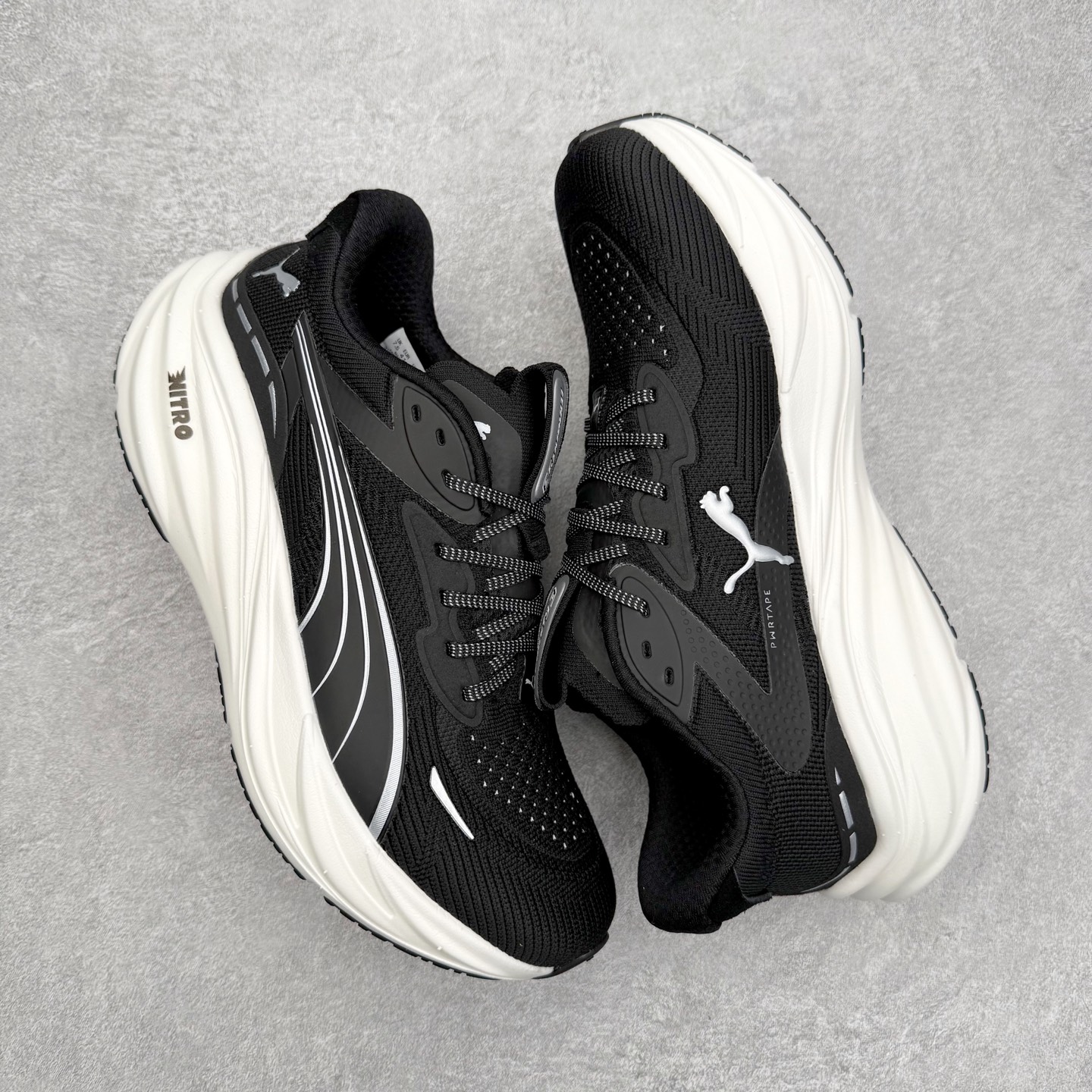 图片[3]-PUMA彪马 Electrify Nitro 4 时尚潮流透气低帮跑步鞋 彪马（Puma）是全球著名的运动品牌，中文作彪马，意为美洲狮，由创始人鲁道夫•达斯勒（Rudolf Dassler）于1948年在德国建立了这个品牌，数十年来PUMA一直在运动界位居要角，近几年来更成功的结合运动、休闲，时尚为一体，跃升为年轻人最爱品牌之一。实拍调校N版已经零色差零失真 百分百还原实物色彩所见即所得 不存在货不对板色差等低级问题 选购参考实物拍摄 不混卖不参货 只用心做好货严格选品 承诺混一赔十 尺码：36 36.5 37.5 38 38.5 39 40 40.5 41 42 42.5 43 44 44.5 45-选品中心