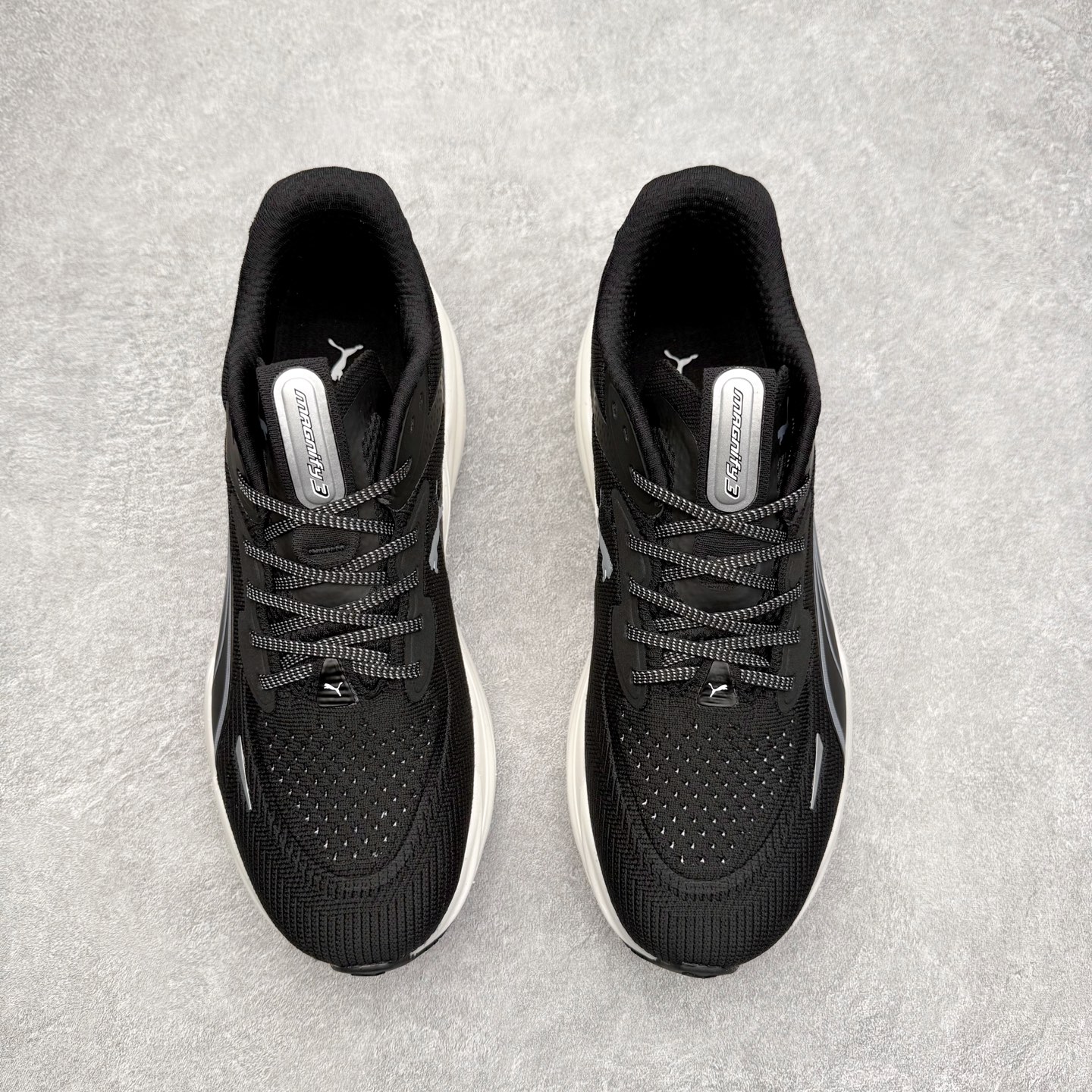 图片[2]-PUMA彪马 Electrify Nitro 4 时尚潮流透气低帮跑步鞋 彪马（Puma）是全球著名的运动品牌，中文作彪马，意为美洲狮，由创始人鲁道夫•达斯勒（Rudolf Dassler）于1948年在德国建立了这个品牌，数十年来PUMA一直在运动界位居要角，近几年来更成功的结合运动、休闲，时尚为一体，跃升为年轻人最爱品牌之一。实拍调校N版已经零色差零失真 百分百还原实物色彩所见即所得 不存在货不对板色差等低级问题 选购参考实物拍摄 不混卖不参货 只用心做好货严格选品 承诺混一赔十 尺码：36 36.5 37.5 38 38.5 39 40 40.5 41 42 42.5 43 44 44.5 45-选品中心