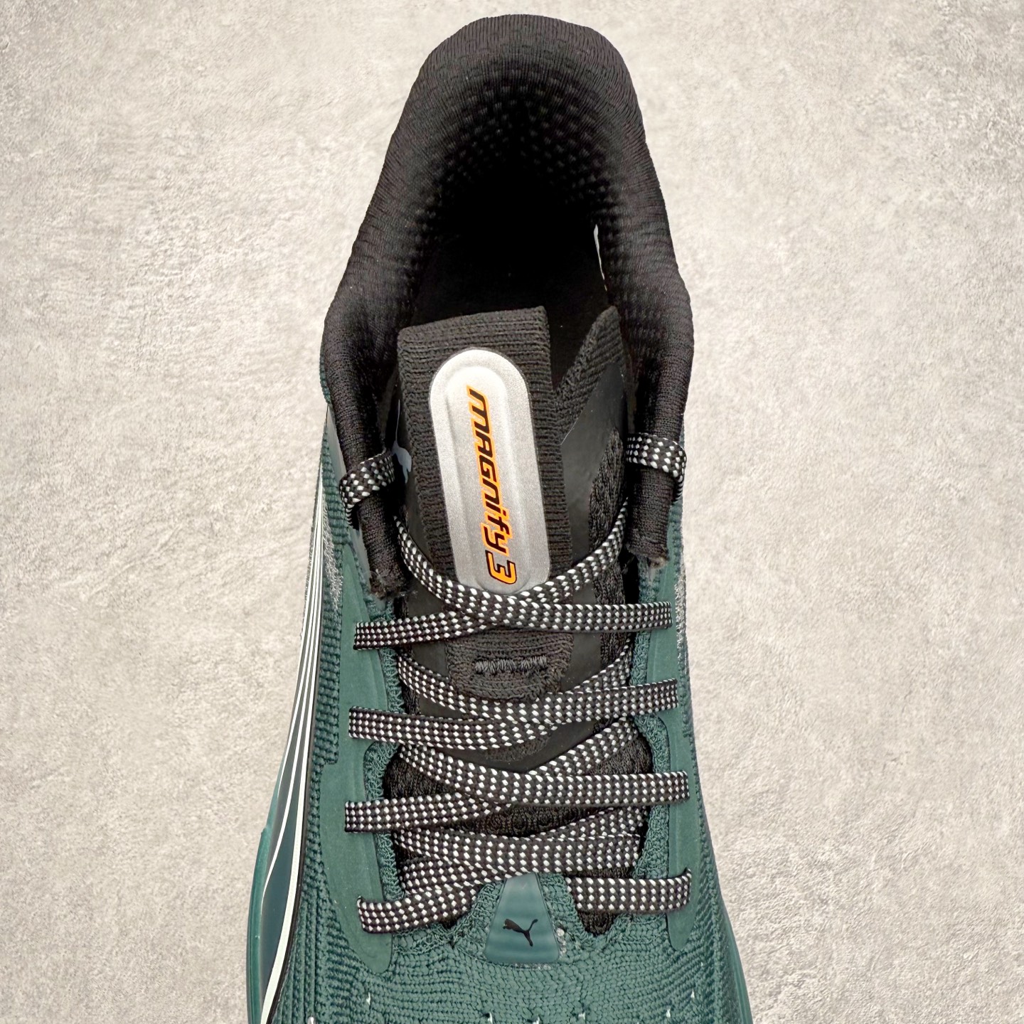 图片[5]-PUMA彪马 Electrify Nitro 4 时尚潮流透气低帮跑步鞋 彪马（Puma）是全球著名的运动品牌，中文作彪马，意为美洲狮，由创始人鲁道夫•达斯勒（Rudolf Dassler）于1948年在德国建立了这个品牌，数十年来PUMA一直在运动界位居要角，近几年来更成功的结合运动、休闲，时尚为一体，跃升为年轻人最爱品牌之一。实拍调校N版已经零色差零失真 百分百还原实物色彩所见即所得 不存在货不对板色差等低级问题 选购参考实物拍摄 不混卖不参货 只用心做好货严格选品 承诺混一赔十 尺码：36 36.5 37.5 38 38.5 39 40 40.5 41 42 42.5 43 44 44.5 45-选品中心