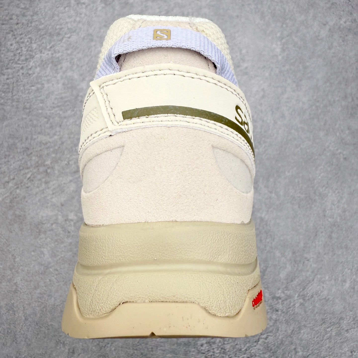 图片[8]-SALOMON萨洛蒙 乙巳CNY蟠虺系列 X ALP PANHUI 时尚 舒适减震包裹性支撑轻便 低帮跑步鞋 男女同款 SALOMON诞生于1947年的法国阿尔卑斯山区，全球知名的户外运动品牌。一直致力于推动滑雪、越野跑等山地运动的发展及产品的进步。其产品设计致力于追求创新和发掘产品的性能极限，帮助喜欢自由的人在山地间不断挑战自我。实拍调校N版已经零色差零失真 百分百还原实物色彩所见即所得 不存在货不对板色差等低级问题 选购参考实物拍摄 不混卖不参货 只用心做好货严格选品 承诺混一赔十 尺码：36 36.5 37.5 38 38.5 39 40 40.5 41 42 42.5 43 44 44.5 45-选品中心