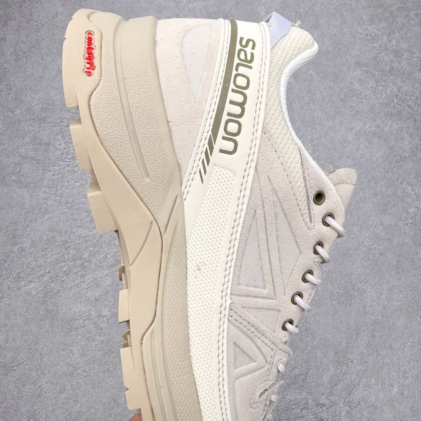 图片[6]-SALOMON萨洛蒙 乙巳CNY蟠虺系列 X ALP PANHUI 时尚 舒适减震包裹性支撑轻便 低帮跑步鞋 男女同款 SALOMON诞生于1947年的法国阿尔卑斯山区，全球知名的户外运动品牌。一直致力于推动滑雪、越野跑等山地运动的发展及产品的进步。其产品设计致力于追求创新和发掘产品的性能极限，帮助喜欢自由的人在山地间不断挑战自我。实拍调校N版已经零色差零失真 百分百还原实物色彩所见即所得 不存在货不对板色差等低级问题 选购参考实物拍摄 不混卖不参货 只用心做好货严格选品 承诺混一赔十 尺码：36 36.5 37.5 38 38.5 39 40 40.5 41 42 42.5 43 44 44.5 45-选品中心