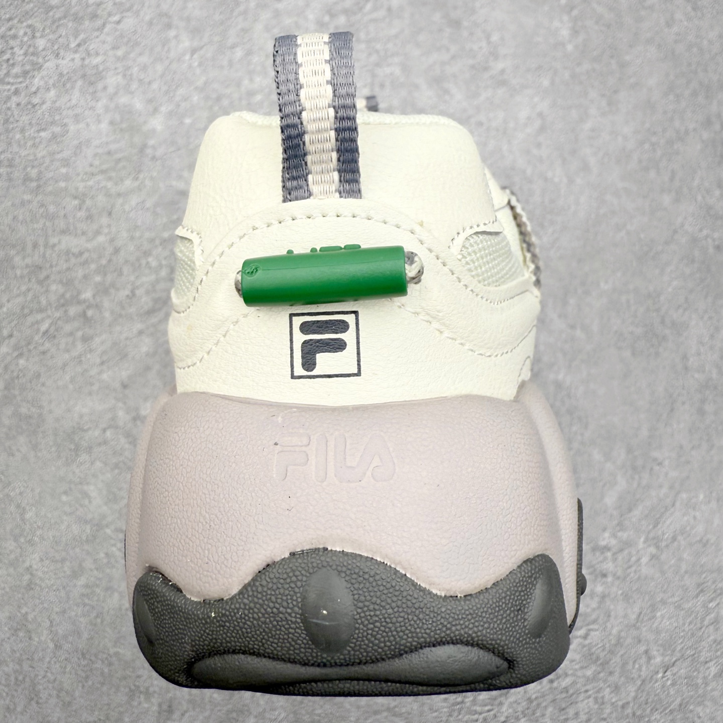 图片[8]-＃纯原福利 FILA 斐乐经典百搭休闲防滑减震耐磨低帮运动鞋 传承了 FILA 的百年基因，融入年轻运动及潮流文化，成为引领变革、创新突破的一代。以“1+N” 的跨界合作模式重现经典的同时创造经典。带来最出其不意的跨界合作惊喜。同时，FILAFUSION把FILA 的 DNA 融入到定制体验里，你可以随心制造厲于你的产品。FILA FUSION 的鞋家族涵盖了老爹鞋、跑步鞋、网球鞋、季节款。风格复古新潮，满足了时尚人士出行及各类运动的搭配需求，成为当下年轻人筷拥的鞋类品牌之一。FILA FUSION 走进年轻人的世界，通过年轻人运动，街舞，滑板，篮球，展现 FILA FUSION 的潮流态度和年轻文化。FILA FUSION 认为末来属于引领变革、创新突破的年轻一代，让我们一起构成 FILA 未来的蓝图吧！尺码：35.5 36 36.5 37.5 38 38.5 39 40-选品中心