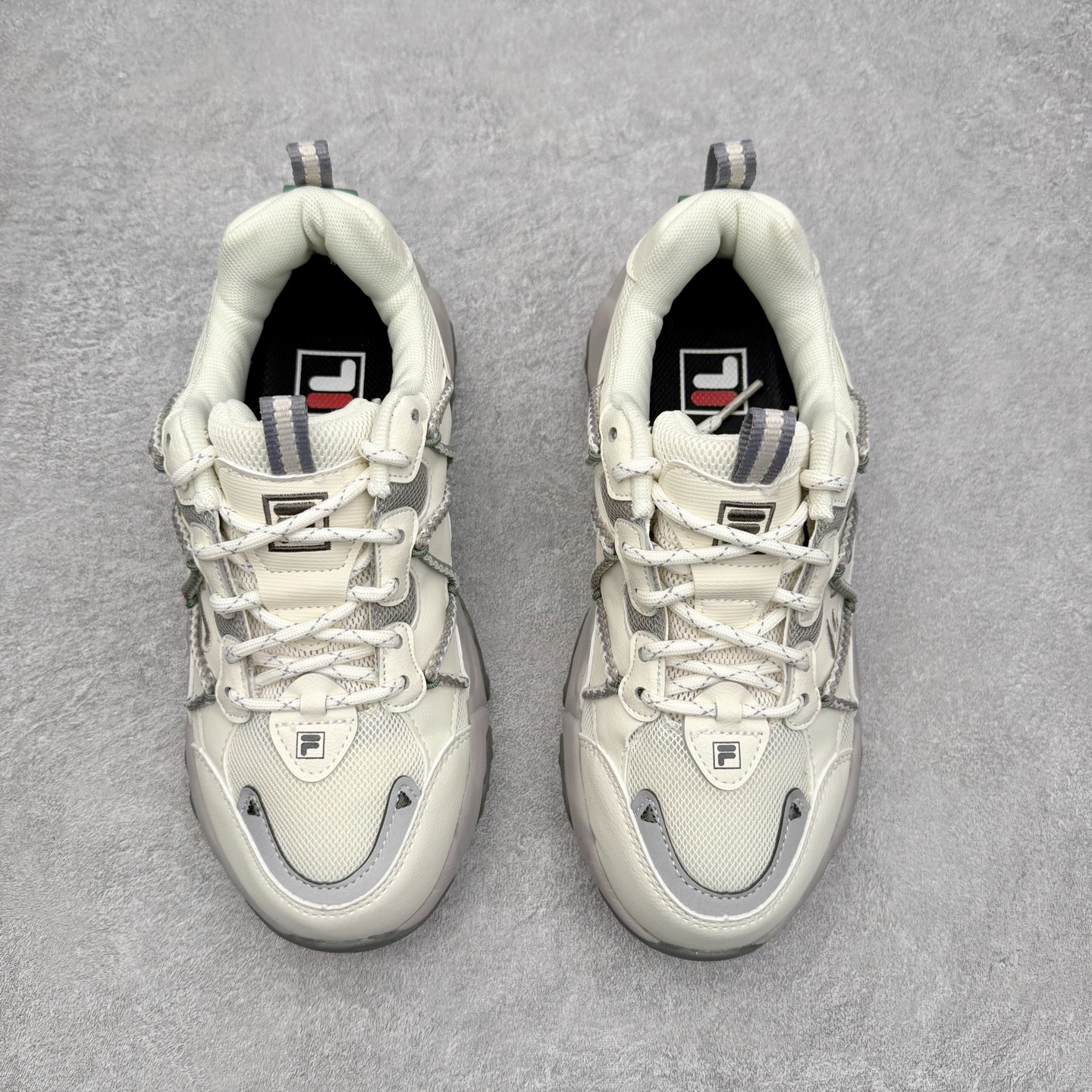 图片[2]-＃纯原福利 FILA 斐乐经典百搭休闲防滑减震耐磨低帮运动鞋 传承了 FILA 的百年基因，融入年轻运动及潮流文化，成为引领变革、创新突破的一代。以“1+N” 的跨界合作模式重现经典的同时创造经典。带来最出其不意的跨界合作惊喜。同时，FILAFUSION把FILA 的 DNA 融入到定制体验里，你可以随心制造厲于你的产品。FILA FUSION 的鞋家族涵盖了老爹鞋、跑步鞋、网球鞋、季节款。风格复古新潮，满足了时尚人士出行及各类运动的搭配需求，成为当下年轻人筷拥的鞋类品牌之一。FILA FUSION 走进年轻人的世界，通过年轻人运动，街舞，滑板，篮球，展现 FILA FUSION 的潮流态度和年轻文化。FILA FUSION 认为末来属于引领变革、创新突破的年轻一代，让我们一起构成 FILA 未来的蓝图吧！尺码：35.5 36 36.5 37.5 38 38.5 39 40-选品中心