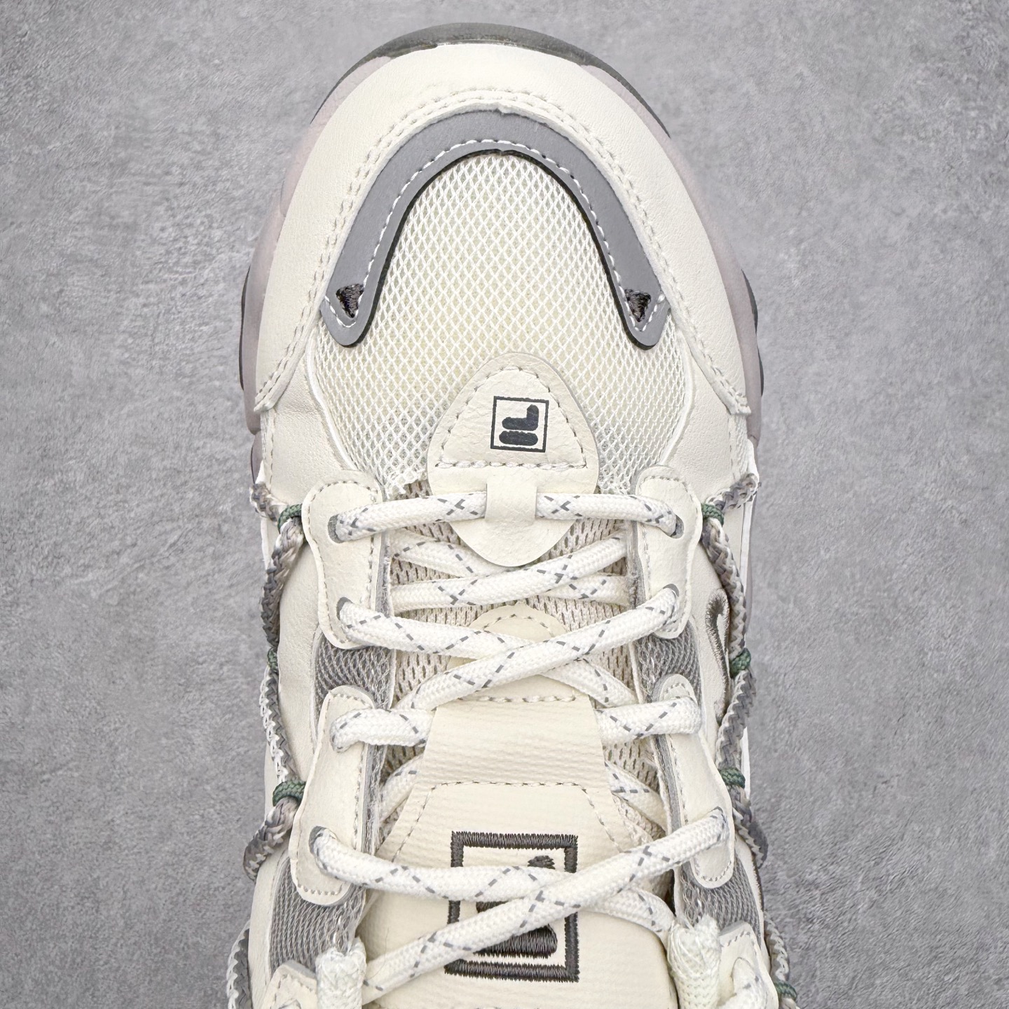 图片[4]-＃纯原福利 FILA 斐乐经典百搭休闲防滑减震耐磨低帮运动鞋 传承了 FILA 的百年基因，融入年轻运动及潮流文化，成为引领变革、创新突破的一代。以“1+N” 的跨界合作模式重现经典的同时创造经典。带来最出其不意的跨界合作惊喜。同时，FILAFUSION把FILA 的 DNA 融入到定制体验里，你可以随心制造厲于你的产品。FILA FUSION 的鞋家族涵盖了老爹鞋、跑步鞋、网球鞋、季节款。风格复古新潮，满足了时尚人士出行及各类运动的搭配需求，成为当下年轻人筷拥的鞋类品牌之一。FILA FUSION 走进年轻人的世界，通过年轻人运动，街舞，滑板，篮球，展现 FILA FUSION 的潮流态度和年轻文化。FILA FUSION 认为末来属于引领变革、创新突破的年轻一代，让我们一起构成 FILA 未来的蓝图吧！尺码：35.5 36 36.5 37.5 38 38.5 39 40-选品中心