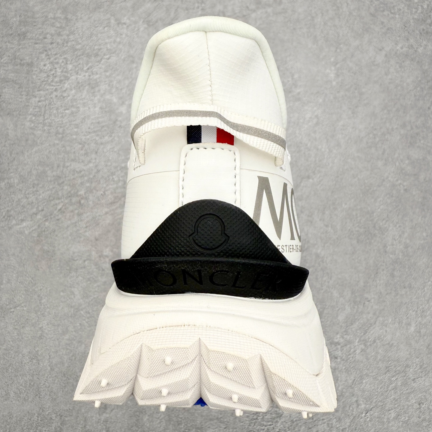 图片[8]-Moncler Grenoble Trailgrip Lite2 圆头系带低帮生活休闲鞋 盟可睐MONCLER TRAILGRIP 鞋履新季系列 前卫设计碰撞实用科技 轻盈面料无惧炎热夏季 Trailgrip运动鞋作为盟可睐Moncler的秋冬新作横空出世 融蕴品牌山地基因 运用科技前沿技术 征服野外复杂地形 醒目的胎纹设计搭配弧形橡胶鞋头 确保经久耐穿 为山野探险与都市畅游提供高效防护 Trailgrip 2023春夏系列将在既有的实用性基础之上 推出全新配色 并采用更轻材质 尺码：35 36 37 38 39 40 41 42 43 44 45 46-选品中心