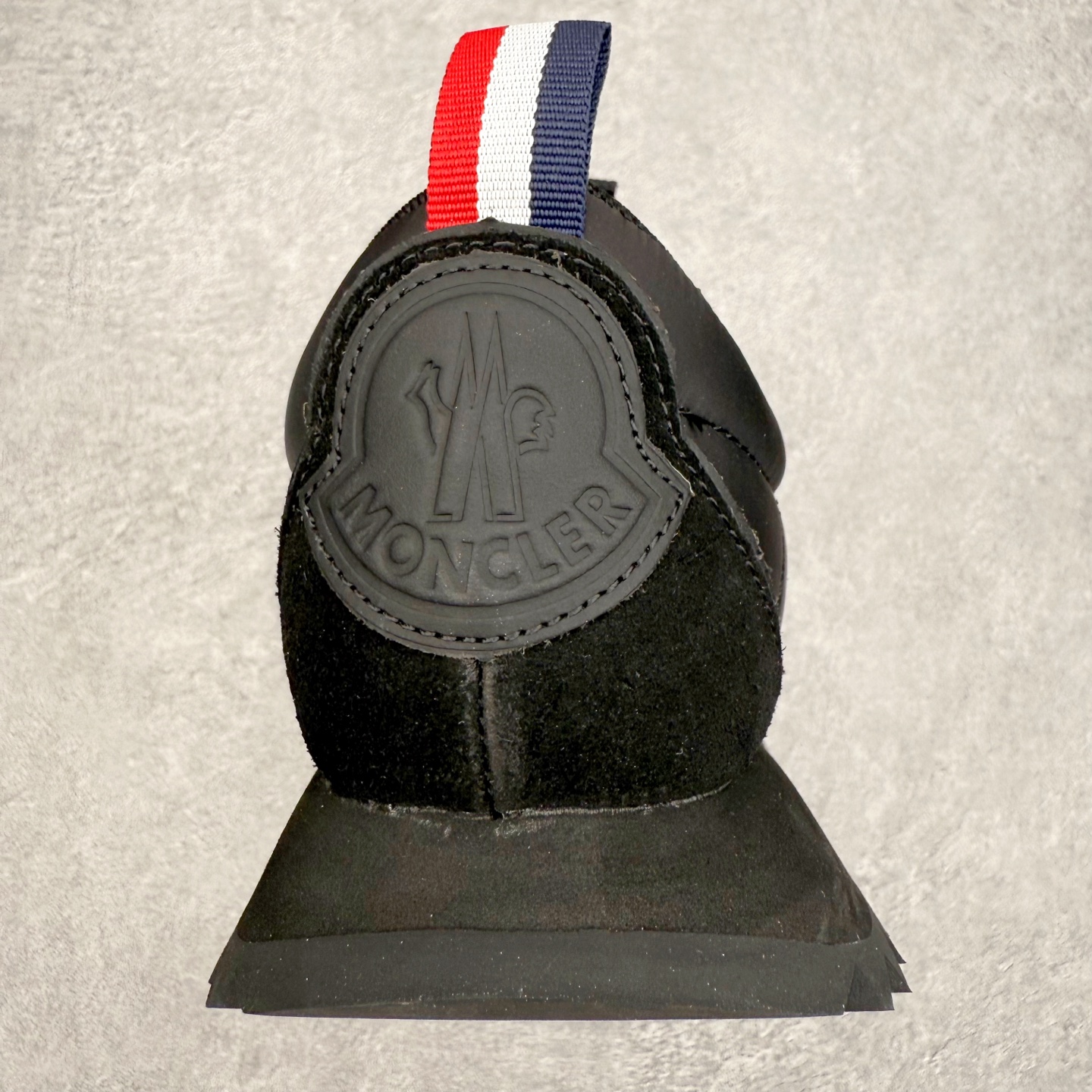 图片[8]-Moncler盟可睐 Pacey 麂皮圆头厚底低帮生活休闲鞋 盟可睐MONCLER TRAILGRIP 鞋履新季系列 前卫设计碰撞实用科技 轻盈面料无惧炎热夏季 Trailgrip运动鞋作为盟可睐Moncler的秋冬新作横空出世 融蕴品牌山地基因 运用科技前沿技术 征服野外复杂地形 醒目的胎纹设计搭配弧形橡胶鞋头 确保经久耐穿 为山野探险与都市畅游提供高效防护 Trailgrip 2023春夏系列将在既有的实用性基础之上 推出全新配色 并采用更轻材质 尺码：35 36 37 38 39 40 41 42 43 44 45 46-选品中心