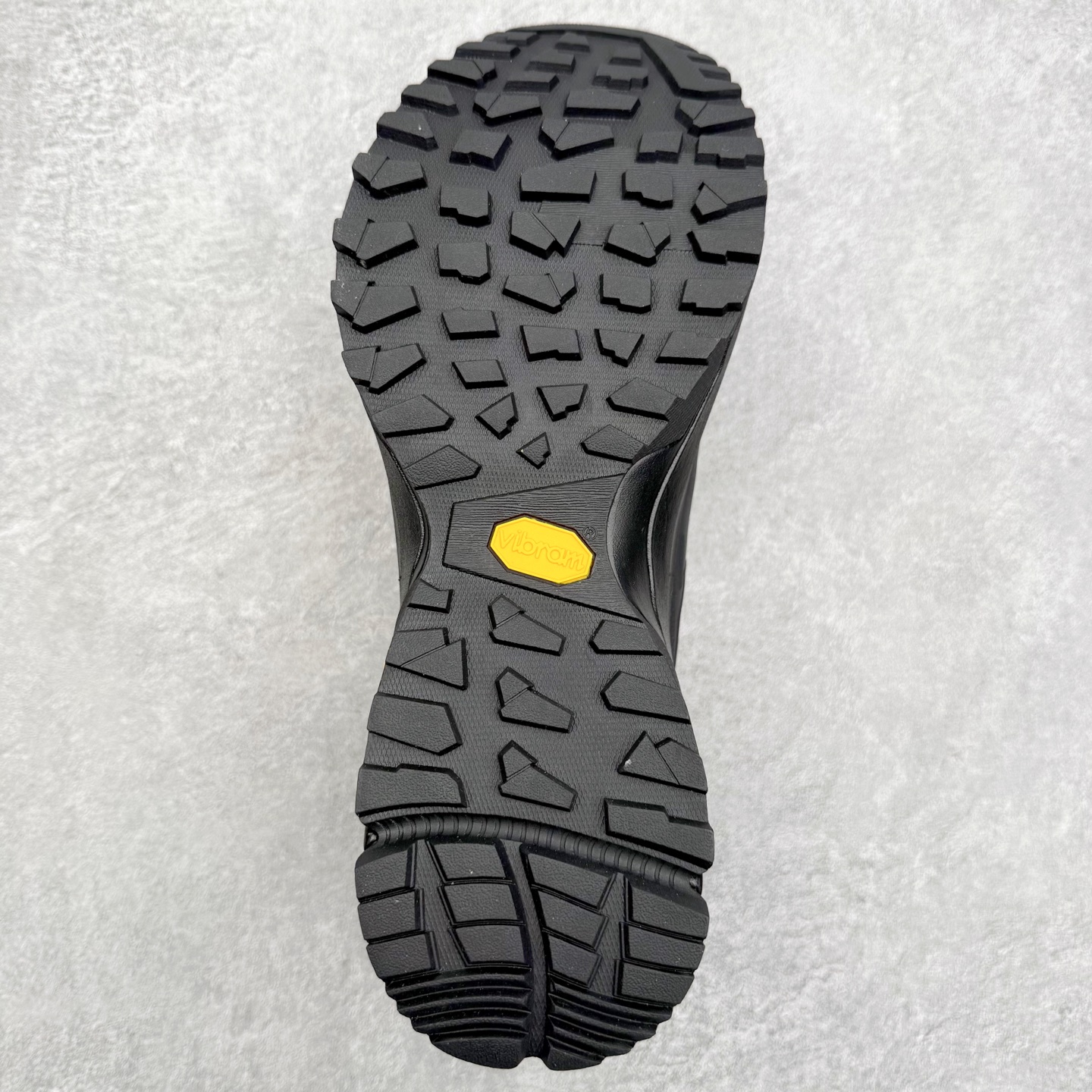 图片[9]-＃K版 KAILAS 凯乐石 界山户外运动舒适时尚防滑透气低帮登山徒步鞋 KAILAS凯乐石品牌是全球三大全系攀登品牌之一，于2003年创立于中国广州，致力于为有攀登梦想的户外运动员及爱好者，研发制造功能性专业装备，满足他们在极限环境下安全舒适的需求，凯乐石专注于科技面料的开发及专业功能设计，产品线覆盖登山、攀岩、徒步、越野跑山、露营、旅行等多项户外运动，通过运动员的测试反馈，不断进化迭代，产品荣获国内外大奖71座，发明专利21个，更突破性的自主研发攀登器械，打造出中国的攀登硬实力。实拍调校N版已经零色差零失真 百分百还原实物色彩所见即所得 不存在货不对板色差等低级问题 选购参考实物拍摄 不混卖不参货 只用心做好货严格选品 承诺混一赔十 尺码：36 36.5 37.5 38 38.5 39 40 40.5 41 42 42.5 43 44 44.5 45-选品中心