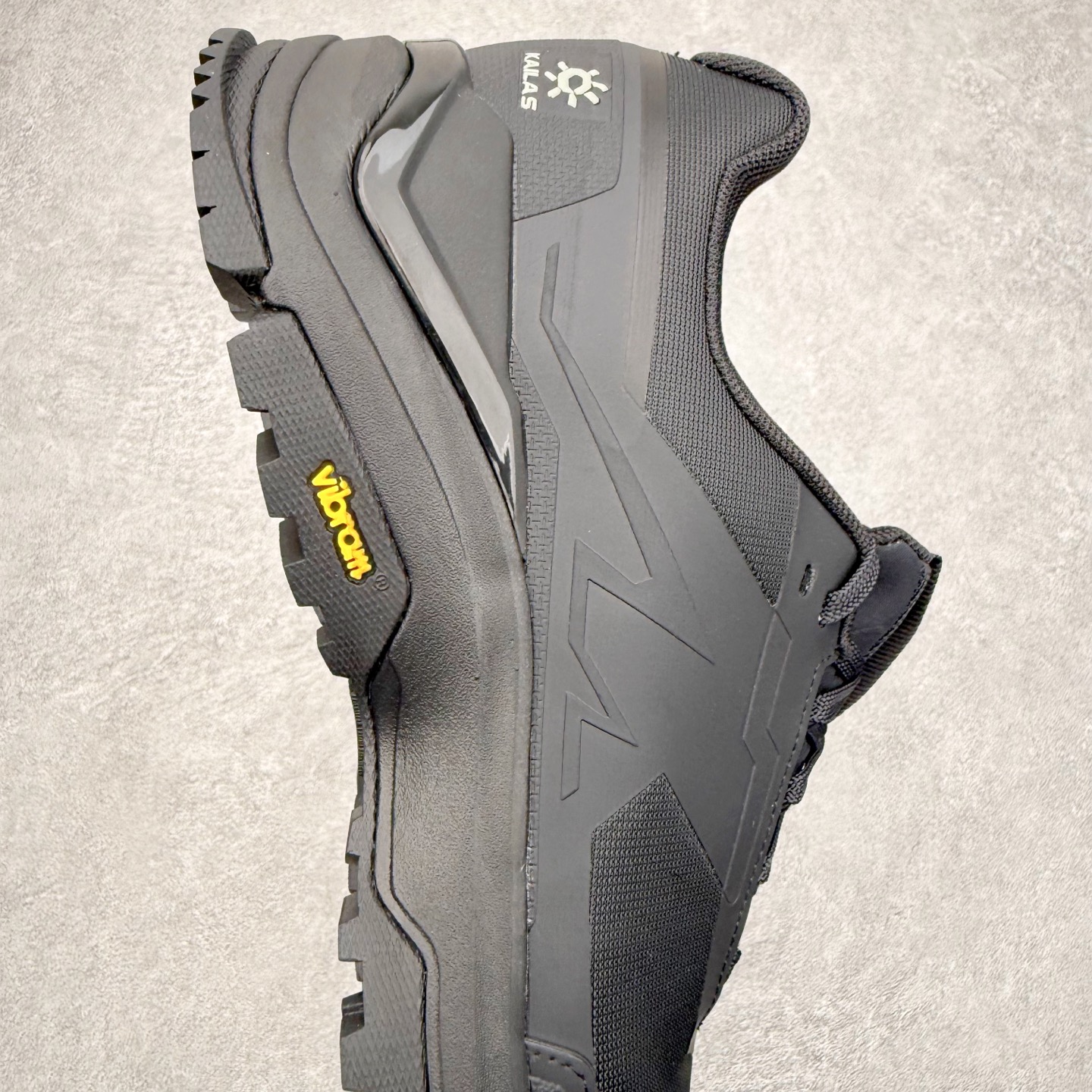 图片[6]-＃K版 KAILAS 凯乐石 界山户外运动舒适时尚防滑透气低帮登山徒步鞋 KAILAS凯乐石品牌是全球三大全系攀登品牌之一，于2003年创立于中国广州，致力于为有攀登梦想的户外运动员及爱好者，研发制造功能性专业装备，满足他们在极限环境下安全舒适的需求，凯乐石专注于科技面料的开发及专业功能设计，产品线覆盖登山、攀岩、徒步、越野跑山、露营、旅行等多项户外运动，通过运动员的测试反馈，不断进化迭代，产品荣获国内外大奖71座，发明专利21个，更突破性的自主研发攀登器械，打造出中国的攀登硬实力。实拍调校N版已经零色差零失真 百分百还原实物色彩所见即所得 不存在货不对板色差等低级问题 选购参考实物拍摄 不混卖不参货 只用心做好货严格选品 承诺混一赔十 尺码：36 36.5 37.5 38 38.5 39 40 40.5 41 42 42.5 43 44 44.5 45-选品中心