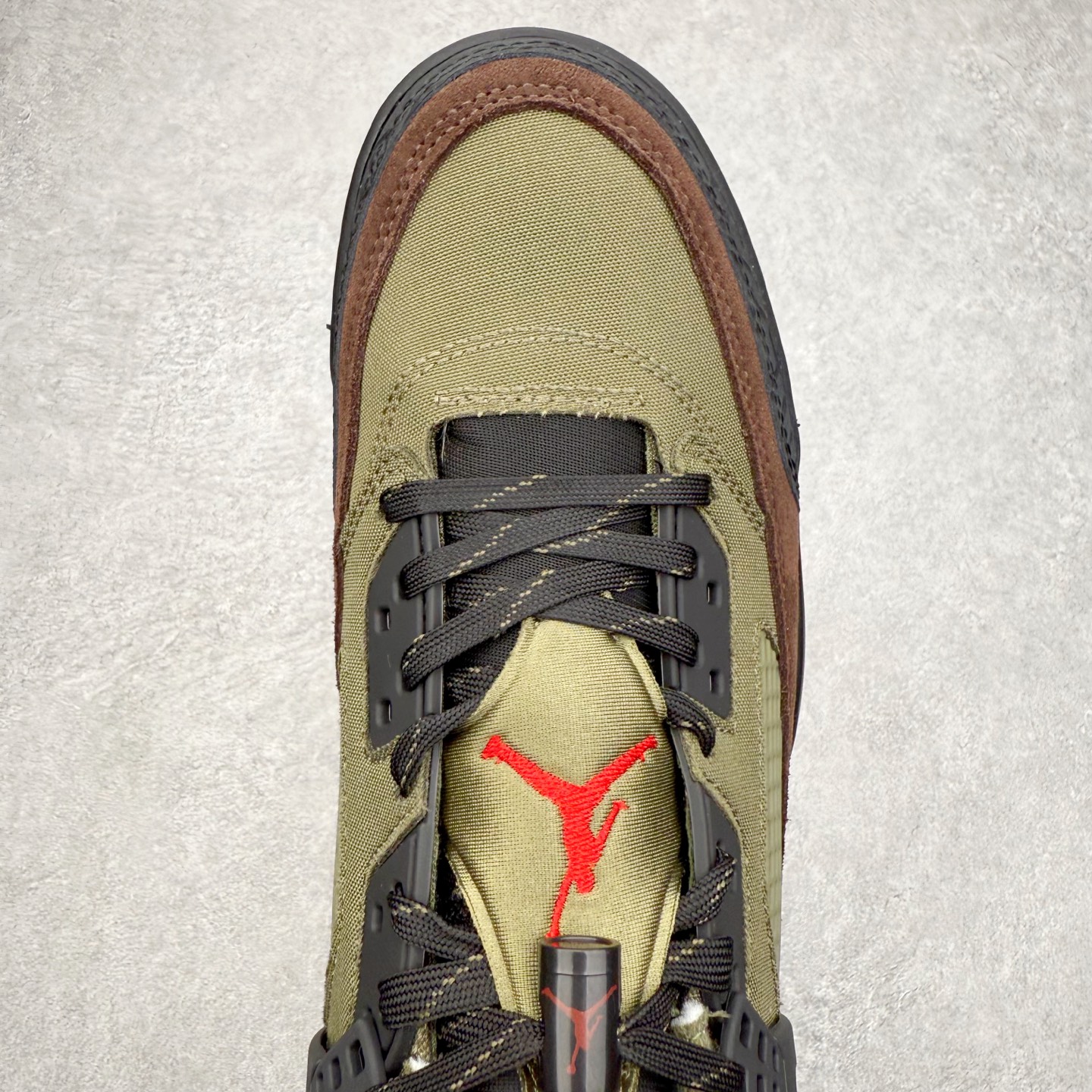 图片[4]-Jordan Spizike Low AJ复古低帮篮球鞋 IH1782-200 这款鞋子著名导演斯派克李的Jordan Spizike专属 预计于明年夏季推出全新低帮版本 将包括三款配色 经典爆裂纹非常复古 两款配色分别以大学红和黑曜石蓝进行区分 鞋身设计中依旧带有大象爆裂纹、鞋侧束带、塑胶网布等经典元素 之后 在鞋舌、内衬以及鞋底等位置缀以大学红和黑曜石蓝搭配 带来全新造型 尺码：36 36.5 37.5 38 38.5 39 40 40.5 41 42 42.5 43 44 44.5 45 46-选品中心