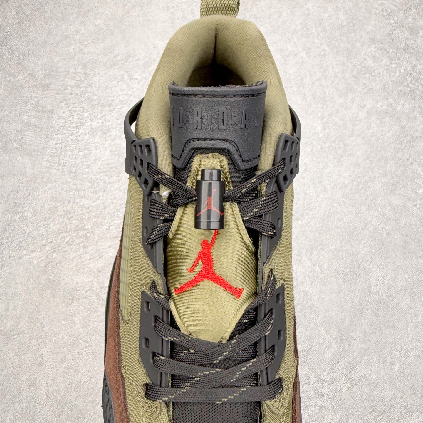 图片[5]-Jordan Spizike Low AJ复古低帮篮球鞋 IH1782-200 这款鞋子著名导演斯派克李的Jordan Spizike专属 预计于明年夏季推出全新低帮版本 将包括三款配色 经典爆裂纹非常复古 两款配色分别以大学红和黑曜石蓝进行区分 鞋身设计中依旧带有大象爆裂纹、鞋侧束带、塑胶网布等经典元素 之后 在鞋舌、内衬以及鞋底等位置缀以大学红和黑曜石蓝搭配 带来全新造型 尺码：36 36.5 37.5 38 38.5 39 40 40.5 41 42 42.5 43 44 44.5 45 46-选品中心