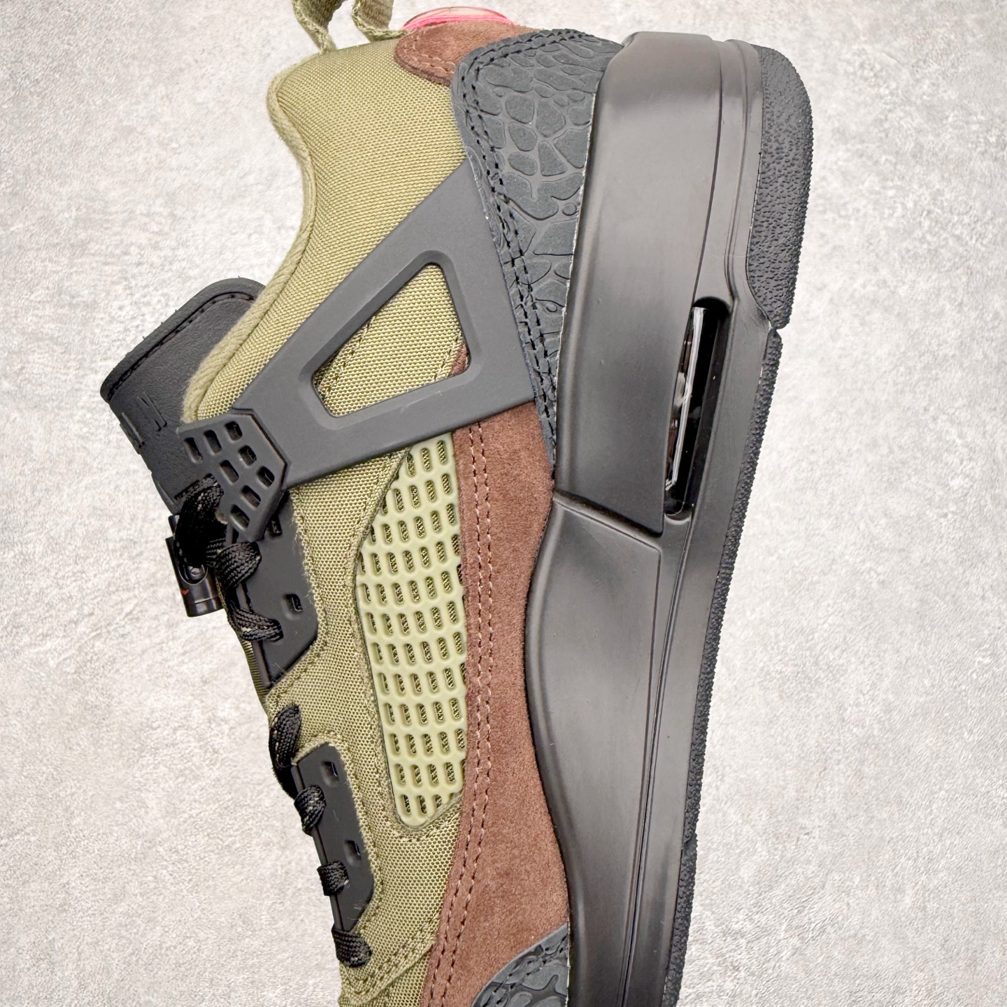 图片[7]-Jordan Spizike Low AJ复古低帮篮球鞋 IH1782-200 这款鞋子著名导演斯派克李的Jordan Spizike专属 预计于明年夏季推出全新低帮版本 将包括三款配色 经典爆裂纹非常复古 两款配色分别以大学红和黑曜石蓝进行区分 鞋身设计中依旧带有大象爆裂纹、鞋侧束带、塑胶网布等经典元素 之后 在鞋舌、内衬以及鞋底等位置缀以大学红和黑曜石蓝搭配 带来全新造型 尺码：36 36.5 37.5 38 38.5 39 40 40.5 41 42 42.5 43 44 44.5 45 46-选品中心