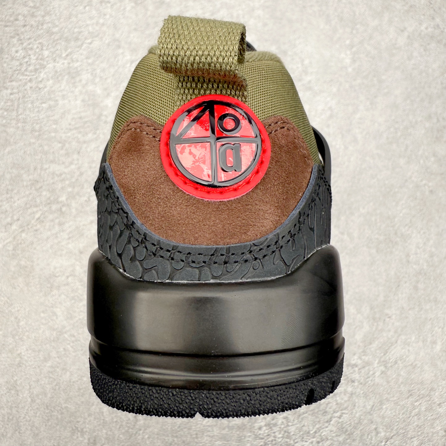 图片[8]-Jordan Spizike Low AJ复古低帮篮球鞋 IH1782-200 这款鞋子著名导演斯派克李的Jordan Spizike专属 预计于明年夏季推出全新低帮版本 将包括三款配色 经典爆裂纹非常复古 两款配色分别以大学红和黑曜石蓝进行区分 鞋身设计中依旧带有大象爆裂纹、鞋侧束带、塑胶网布等经典元素 之后 在鞋舌、内衬以及鞋底等位置缀以大学红和黑曜石蓝搭配 带来全新造型 尺码：36 36.5 37.5 38 38.5 39 40 40.5 41 42 42.5 43 44 44.5 45 46-选品中心