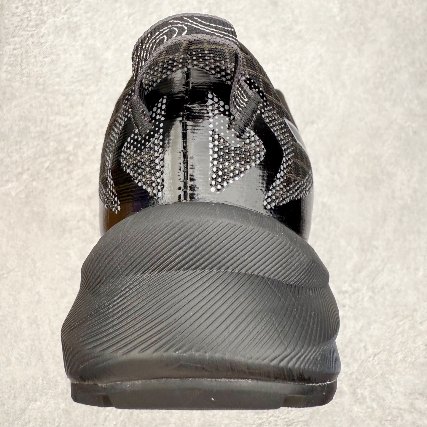 图片[8]-Asics GEL-TRABUCO 13 GTX 亚瑟士舒适百搭轻便透气减震低帮跑步鞋 ASICS（亚瑟士）是日本实业家鬼冢喜八郎创立的跑鞋运动品牌，名字想法源自著名的拉丁谚语“AnimaSana In Corpore Sano”，意为“健全的精神寓于强健的体魄”。正如其名字的含义，ASICS亚瑟士一直坚信保持身体的健康与活力是打造健康快乐的生活方式的最佳途径。亚瑟士的跑鞋、篮球鞋等系列集专业与美貌于一身，拥有极高的热度。2016年，ASICS在“2016年日本最佳全球品牌”排行榜名列第17名。尺码：36 37 37.5 38 39 39.5 40 40.5 41.5 42 42.5 43.5 44 45-选品中心