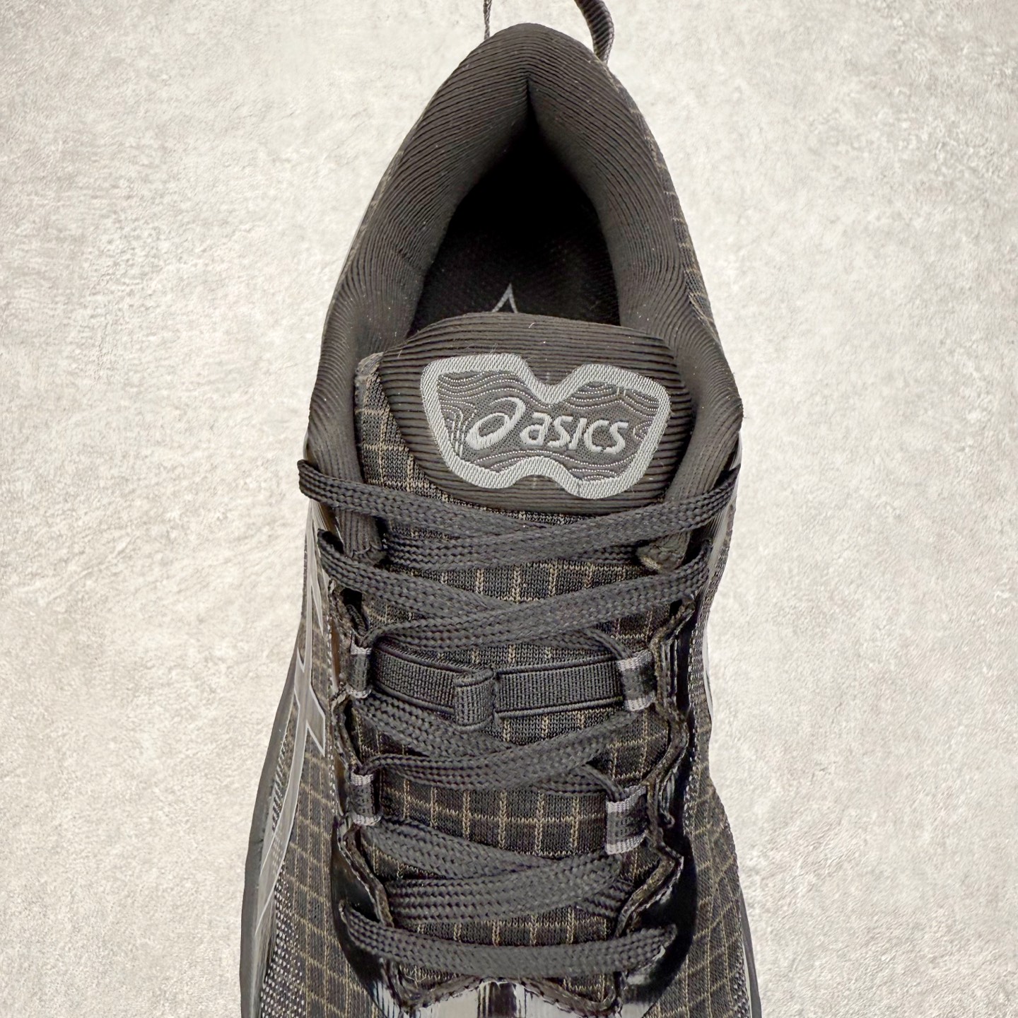 图片[5]-Asics GEL-TRABUCO 13 GTX 亚瑟士舒适百搭轻便透气减震低帮跑步鞋 ASICS（亚瑟士）是日本实业家鬼冢喜八郎创立的跑鞋运动品牌，名字想法源自著名的拉丁谚语“AnimaSana In Corpore Sano”，意为“健全的精神寓于强健的体魄”。正如其名字的含义，ASICS亚瑟士一直坚信保持身体的健康与活力是打造健康快乐的生活方式的最佳途径。亚瑟士的跑鞋、篮球鞋等系列集专业与美貌于一身，拥有极高的热度。2016年，ASICS在“2016年日本最佳全球品牌”排行榜名列第17名。尺码：36 37 37.5 38 39 39.5 40 40.5 41.5 42 42.5 43.5 44 45-选品中心