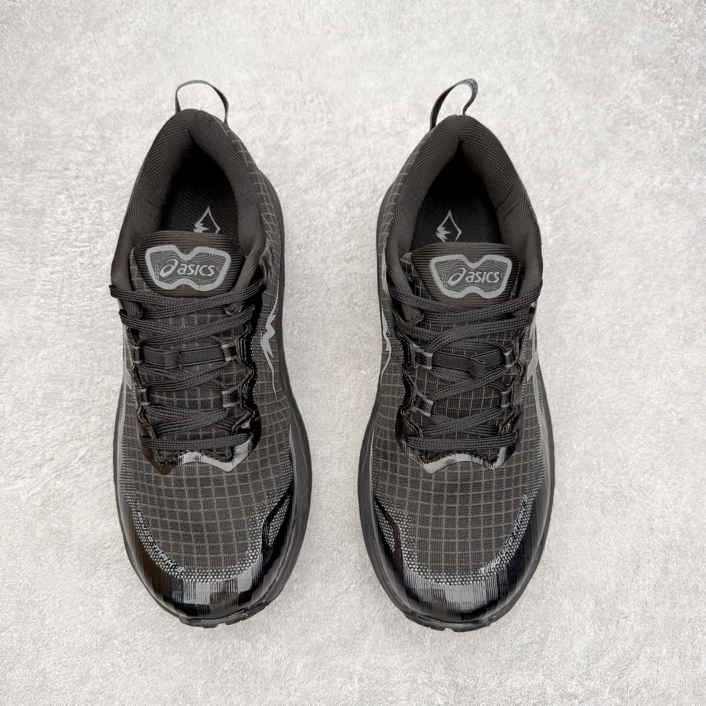 图片[2]-Asics GEL-TRABUCO 13 GTX 亚瑟士舒适百搭轻便透气减震低帮跑步鞋 ASICS（亚瑟士）是日本实业家鬼冢喜八郎创立的跑鞋运动品牌，名字想法源自著名的拉丁谚语“AnimaSana In Corpore Sano”，意为“健全的精神寓于强健的体魄”。正如其名字的含义，ASICS亚瑟士一直坚信保持身体的健康与活力是打造健康快乐的生活方式的最佳途径。亚瑟士的跑鞋、篮球鞋等系列集专业与美貌于一身，拥有极高的热度。2016年，ASICS在“2016年日本最佳全球品牌”排行榜名列第17名。尺码：36 37 37.5 38 39 39.5 40 40.5 41.5 42 42.5 43.5 44 45-选品中心