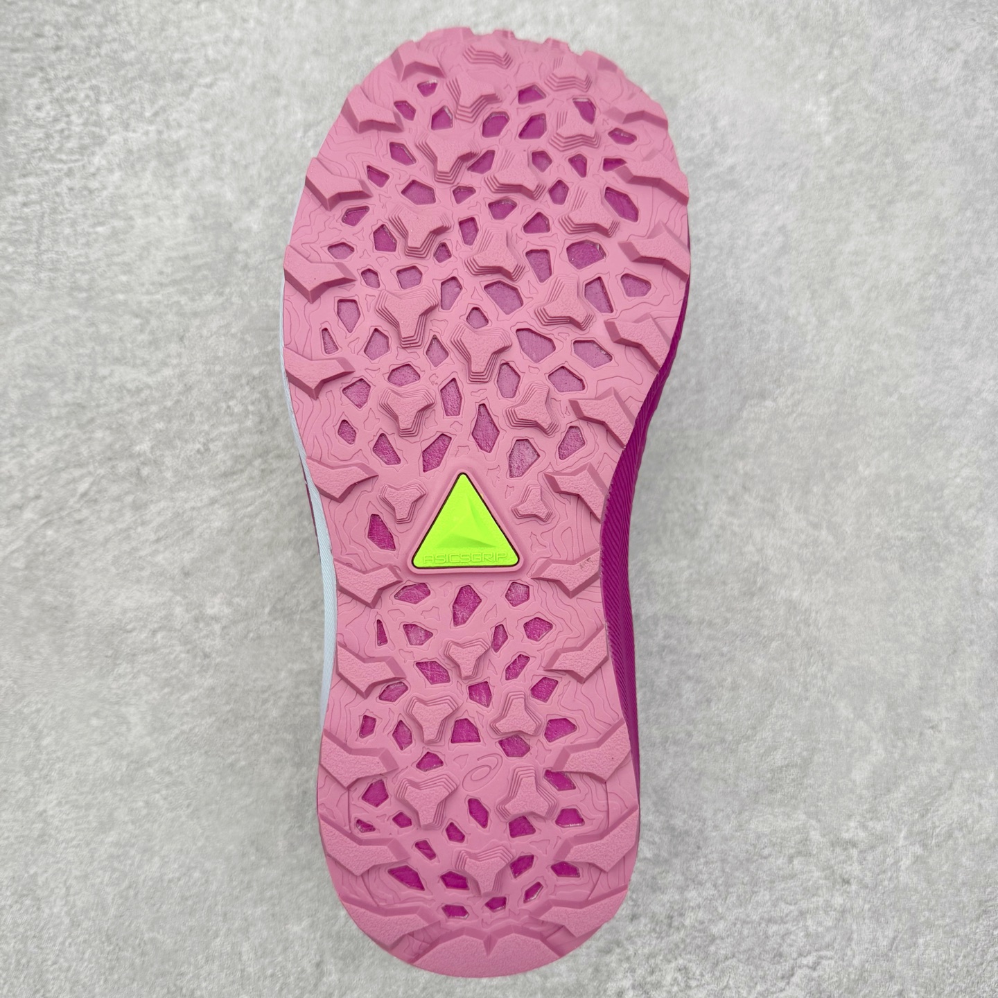 图片[9]-Asics GEL-TRABUCO 13 GTX 亚瑟士舒适百搭轻便透气减震低帮跑步鞋 ASICS（亚瑟士）是日本实业家鬼冢喜八郎创立的跑鞋运动品牌，名字想法源自著名的拉丁谚语“AnimaSana In Corpore Sano”，意为“健全的精神寓于强健的体魄”。正如其名字的含义，ASICS亚瑟士一直坚信保持身体的健康与活力是打造健康快乐的生活方式的最佳途径。亚瑟士的跑鞋、篮球鞋等系列集专业与美貌于一身，拥有极高的热度。2016年，ASICS在“2016年日本最佳全球品牌”排行榜名列第17名。尺码：36 37 37.5 38 39 39.5 40 40.5 41.5 42 42.5 43.5 44 45-选品中心