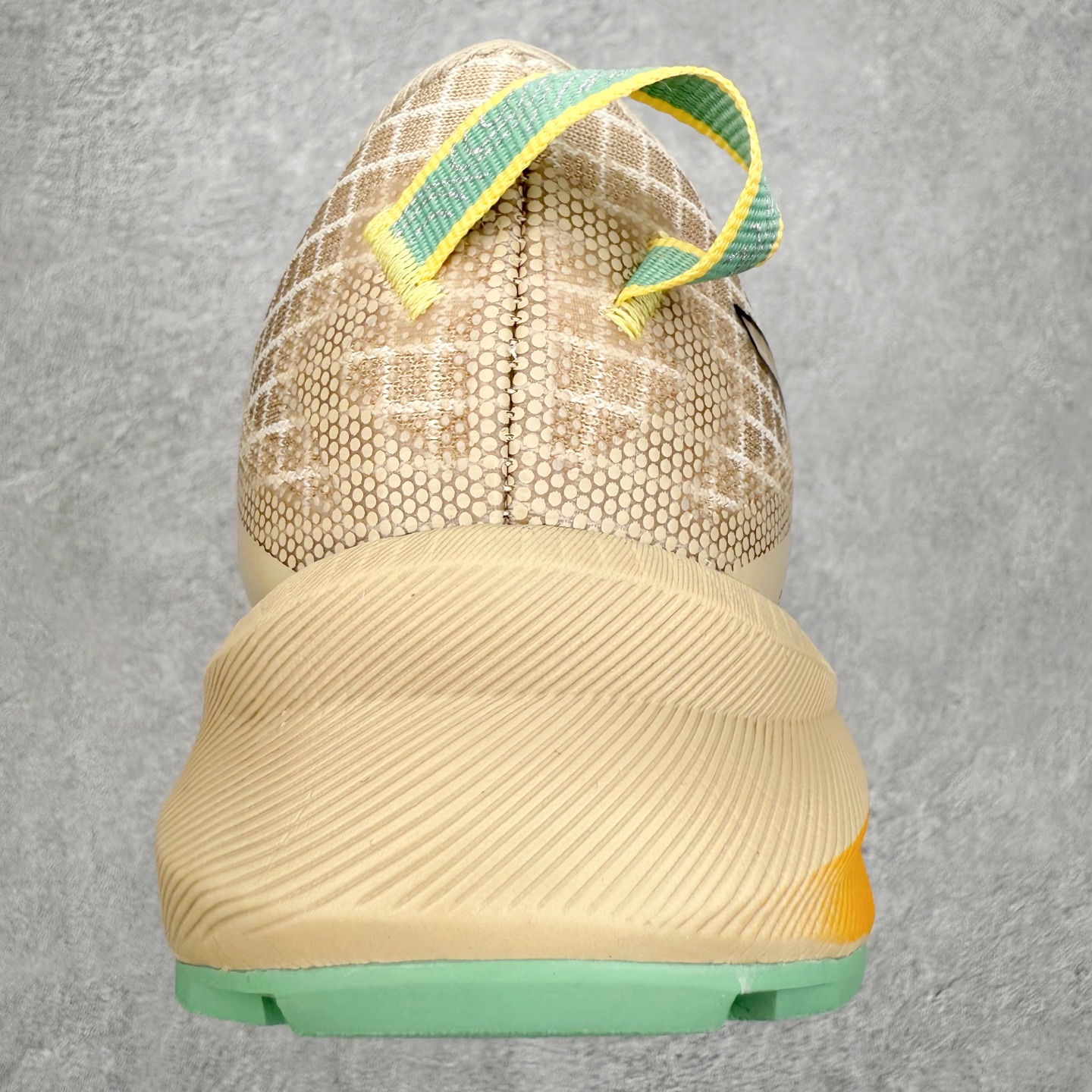 图片[8]-Asics GEL-TRABUCO 13 GTX 亚瑟士舒适百搭轻便透气减震低帮跑步鞋 ASICS（亚瑟士）是日本实业家鬼冢喜八郎创立的跑鞋运动品牌，名字想法源自著名的拉丁谚语“AnimaSana In Corpore Sano”，意为“健全的精神寓于强健的体魄”。正如其名字的含义，ASICS亚瑟士一直坚信保持身体的健康与活力是打造健康快乐的生活方式的最佳途径。亚瑟士的跑鞋、篮球鞋等系列集专业与美貌于一身，拥有极高的热度。2016年，ASICS在“2016年日本最佳全球品牌”排行榜名列第17名。尺码：36 37 37.5 38 39 39.5 40 40.5 41.5 42 42.5 43.5 44 45-选品中心