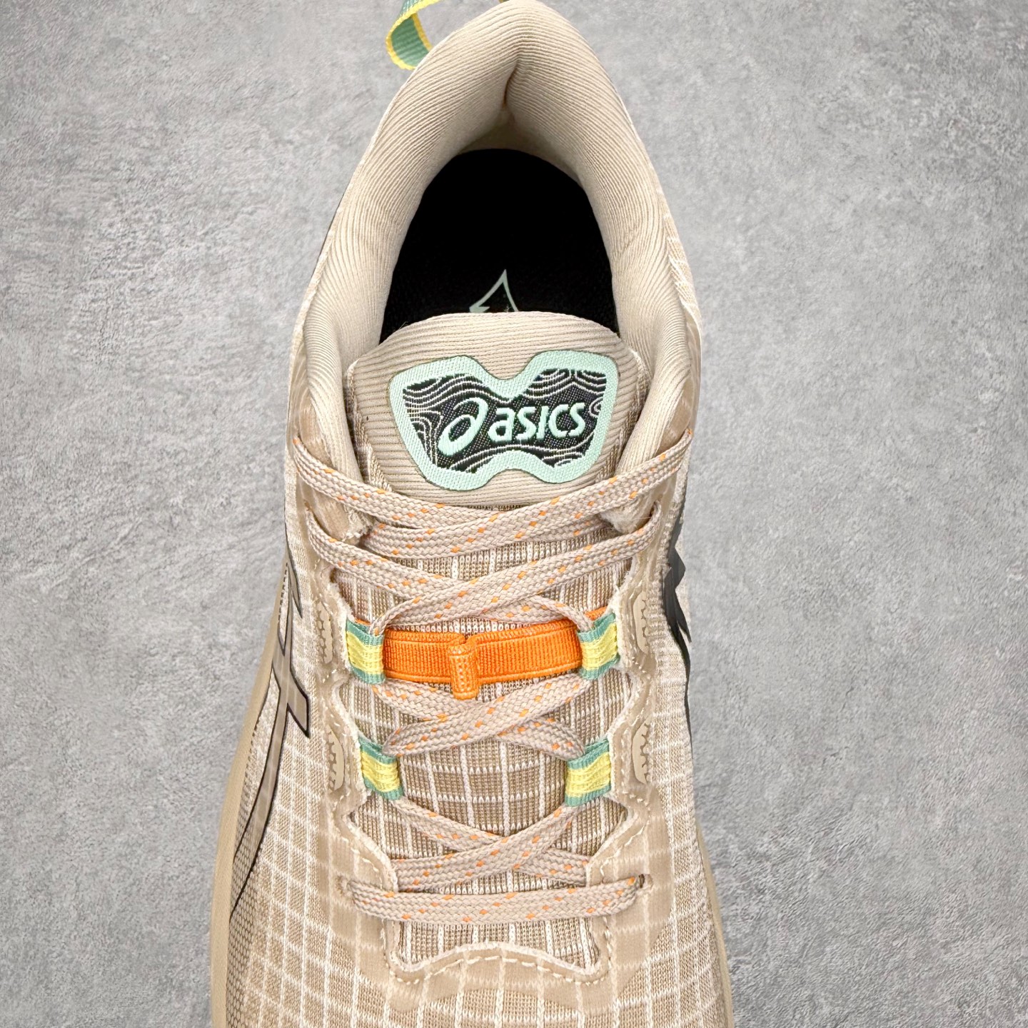 图片[5]-Asics GEL-TRABUCO 13 GTX 亚瑟士舒适百搭轻便透气减震低帮跑步鞋 ASICS（亚瑟士）是日本实业家鬼冢喜八郎创立的跑鞋运动品牌，名字想法源自著名的拉丁谚语“AnimaSana In Corpore Sano”，意为“健全的精神寓于强健的体魄”。正如其名字的含义，ASICS亚瑟士一直坚信保持身体的健康与活力是打造健康快乐的生活方式的最佳途径。亚瑟士的跑鞋、篮球鞋等系列集专业与美貌于一身，拥有极高的热度。2016年，ASICS在“2016年日本最佳全球品牌”排行榜名列第17名。尺码：36 37 37.5 38 39 39.5 40 40.5 41.5 42 42.5 43.5 44 45-选品中心