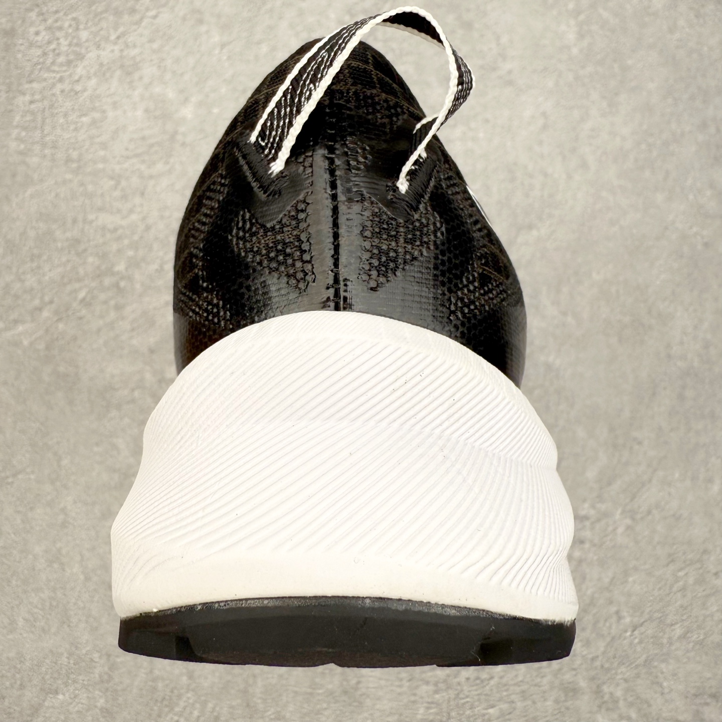 图片[8]-Asics GEL-TRABUCO 13 GTX 亚瑟士舒适百搭轻便透气减震低帮跑步鞋 ASICS（亚瑟士）是日本实业家鬼冢喜八郎创立的跑鞋运动品牌，名字想法源自著名的拉丁谚语“AnimaSana In Corpore Sano”，意为“健全的精神寓于强健的体魄”。正如其名字的含义，ASICS亚瑟士一直坚信保持身体的健康与活力是打造健康快乐的生活方式的最佳途径。亚瑟士的跑鞋、篮球鞋等系列集专业与美貌于一身，拥有极高的热度。2016年，ASICS在“2016年日本最佳全球品牌”排行榜名列第17名。尺码：36 37 37.5 38 39 39.5 40 40.5 41.5 42 42.5 43.5 44 45-选品中心