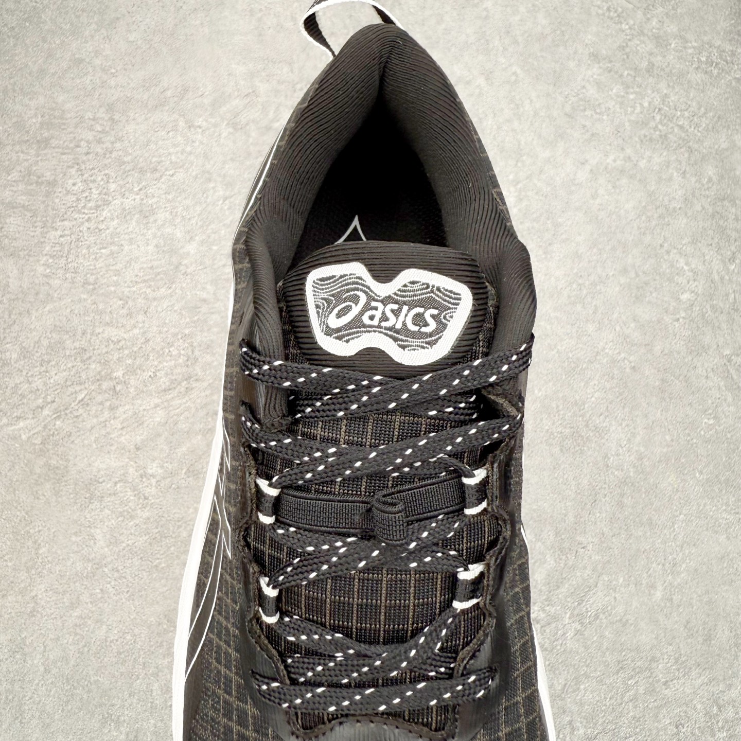 图片[5]-Asics GEL-TRABUCO 13 GTX 亚瑟士舒适百搭轻便透气减震低帮跑步鞋 ASICS（亚瑟士）是日本实业家鬼冢喜八郎创立的跑鞋运动品牌，名字想法源自著名的拉丁谚语“AnimaSana In Corpore Sano”，意为“健全的精神寓于强健的体魄”。正如其名字的含义，ASICS亚瑟士一直坚信保持身体的健康与活力是打造健康快乐的生活方式的最佳途径。亚瑟士的跑鞋、篮球鞋等系列集专业与美貌于一身，拥有极高的热度。2016年，ASICS在“2016年日本最佳全球品牌”排行榜名列第17名。尺码：36 37 37.5 38 39 39.5 40 40.5 41.5 42 42.5 43.5 44 45-选品中心