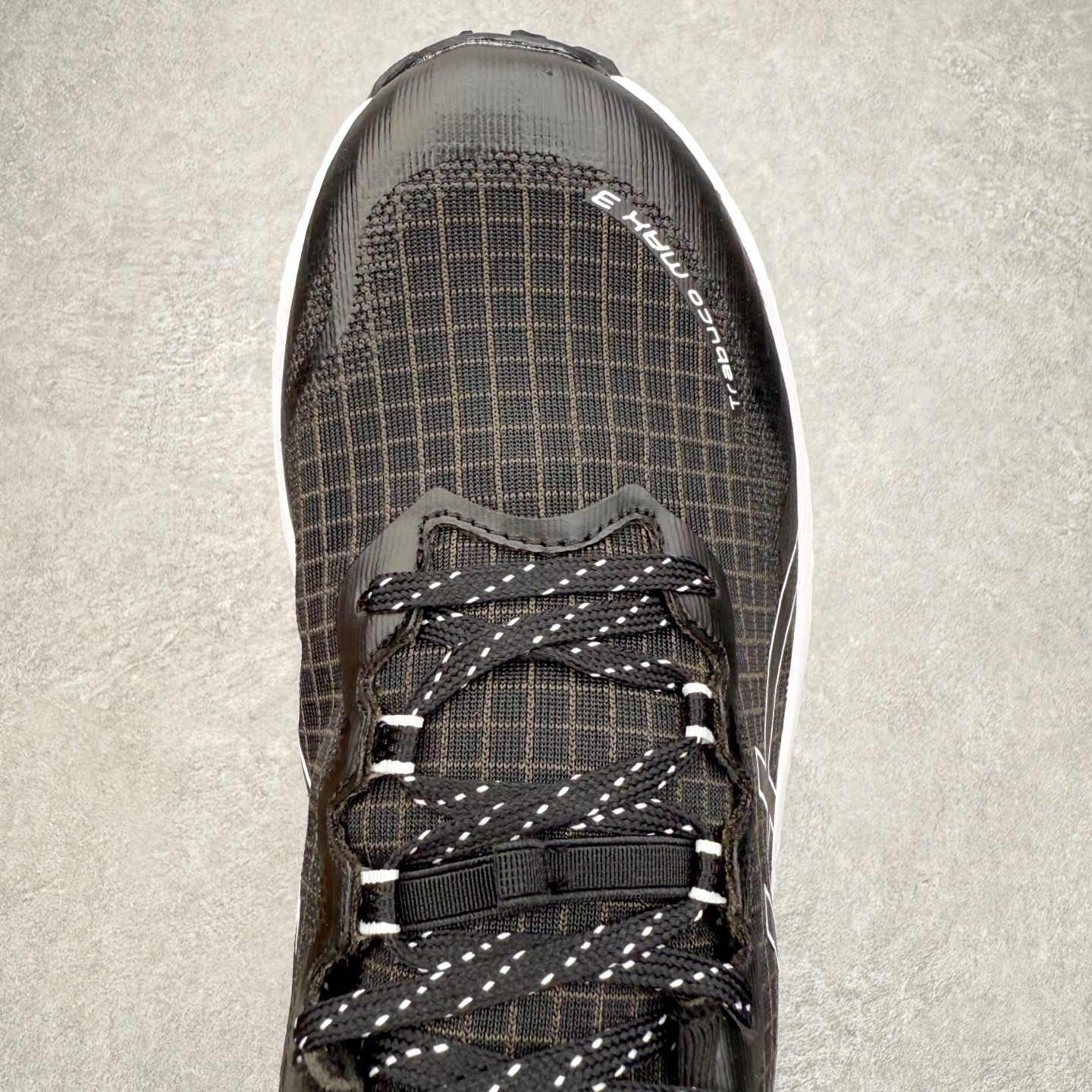 图片[4]-Asics GEL-TRABUCO 13 GTX 亚瑟士舒适百搭轻便透气减震低帮跑步鞋 ASICS（亚瑟士）是日本实业家鬼冢喜八郎创立的跑鞋运动品牌，名字想法源自著名的拉丁谚语“AnimaSana In Corpore Sano”，意为“健全的精神寓于强健的体魄”。正如其名字的含义，ASICS亚瑟士一直坚信保持身体的健康与活力是打造健康快乐的生活方式的最佳途径。亚瑟士的跑鞋、篮球鞋等系列集专业与美貌于一身，拥有极高的热度。2016年，ASICS在“2016年日本最佳全球品牌”排行榜名列第17名。尺码：36 37 37.5 38 39 39.5 40 40.5 41.5 42 42.5 43.5 44 45-选品中心