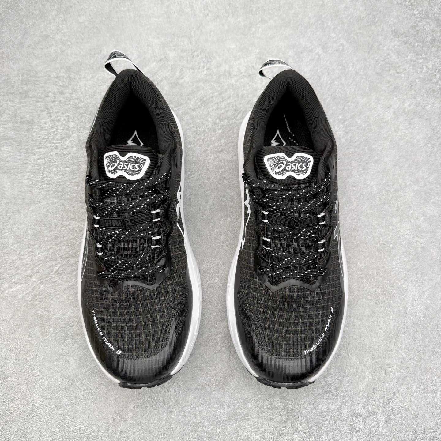 图片[2]-Asics GEL-TRABUCO 13 GTX 亚瑟士舒适百搭轻便透气减震低帮跑步鞋 ASICS（亚瑟士）是日本实业家鬼冢喜八郎创立的跑鞋运动品牌，名字想法源自著名的拉丁谚语“AnimaSana In Corpore Sano”，意为“健全的精神寓于强健的体魄”。正如其名字的含义，ASICS亚瑟士一直坚信保持身体的健康与活力是打造健康快乐的生活方式的最佳途径。亚瑟士的跑鞋、篮球鞋等系列集专业与美貌于一身，拥有极高的热度。2016年，ASICS在“2016年日本最佳全球品牌”排行榜名列第17名。尺码：36 37 37.5 38 39 39.5 40 40.5 41.5 42 42.5 43.5 44 45-选品中心