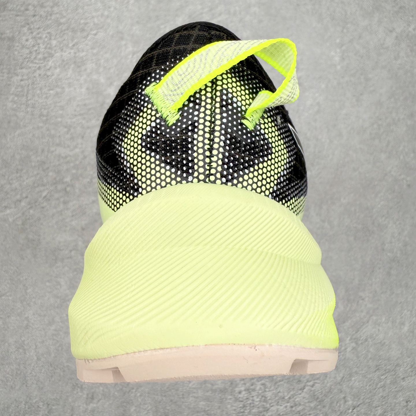 图片[8]-Asics GEL-TRABUCO 13 GTX 亚瑟士舒适百搭轻便透气减震低帮跑步鞋 ASICS（亚瑟士）是日本实业家鬼冢喜八郎创立的跑鞋运动品牌，名字想法源自著名的拉丁谚语“AnimaSana In Corpore Sano”，意为“健全的精神寓于强健的体魄”。正如其名字的含义，ASICS亚瑟士一直坚信保持身体的健康与活力是打造健康快乐的生活方式的最佳途径。亚瑟士的跑鞋、篮球鞋等系列集专业与美貌于一身，拥有极高的热度。2016年，ASICS在“2016年日本最佳全球品牌”排行榜名列第17名。尺码：36 37 37.5 38 39 39.5 40 40.5 41.5 42 42.5 43.5 44 45-选品中心