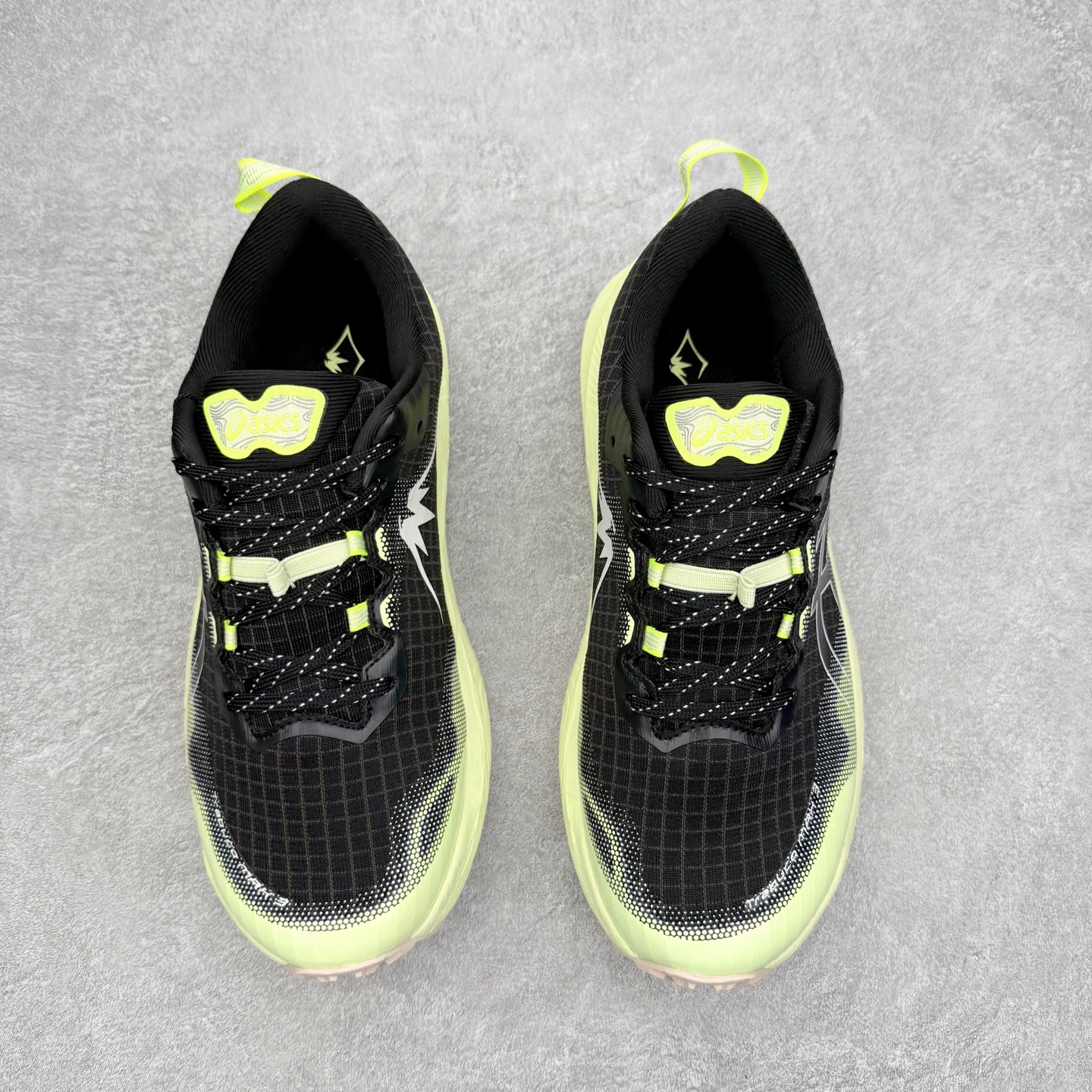 图片[2]-Asics GEL-TRABUCO 13 GTX 亚瑟士舒适百搭轻便透气减震低帮跑步鞋 ASICS（亚瑟士）是日本实业家鬼冢喜八郎创立的跑鞋运动品牌，名字想法源自著名的拉丁谚语“AnimaSana In Corpore Sano”，意为“健全的精神寓于强健的体魄”。正如其名字的含义，ASICS亚瑟士一直坚信保持身体的健康与活力是打造健康快乐的生活方式的最佳途径。亚瑟士的跑鞋、篮球鞋等系列集专业与美貌于一身，拥有极高的热度。2016年，ASICS在“2016年日本最佳全球品牌”排行榜名列第17名。尺码：36 37 37.5 38 39 39.5 40 40.5 41.5 42 42.5 43.5 44 45-选品中心