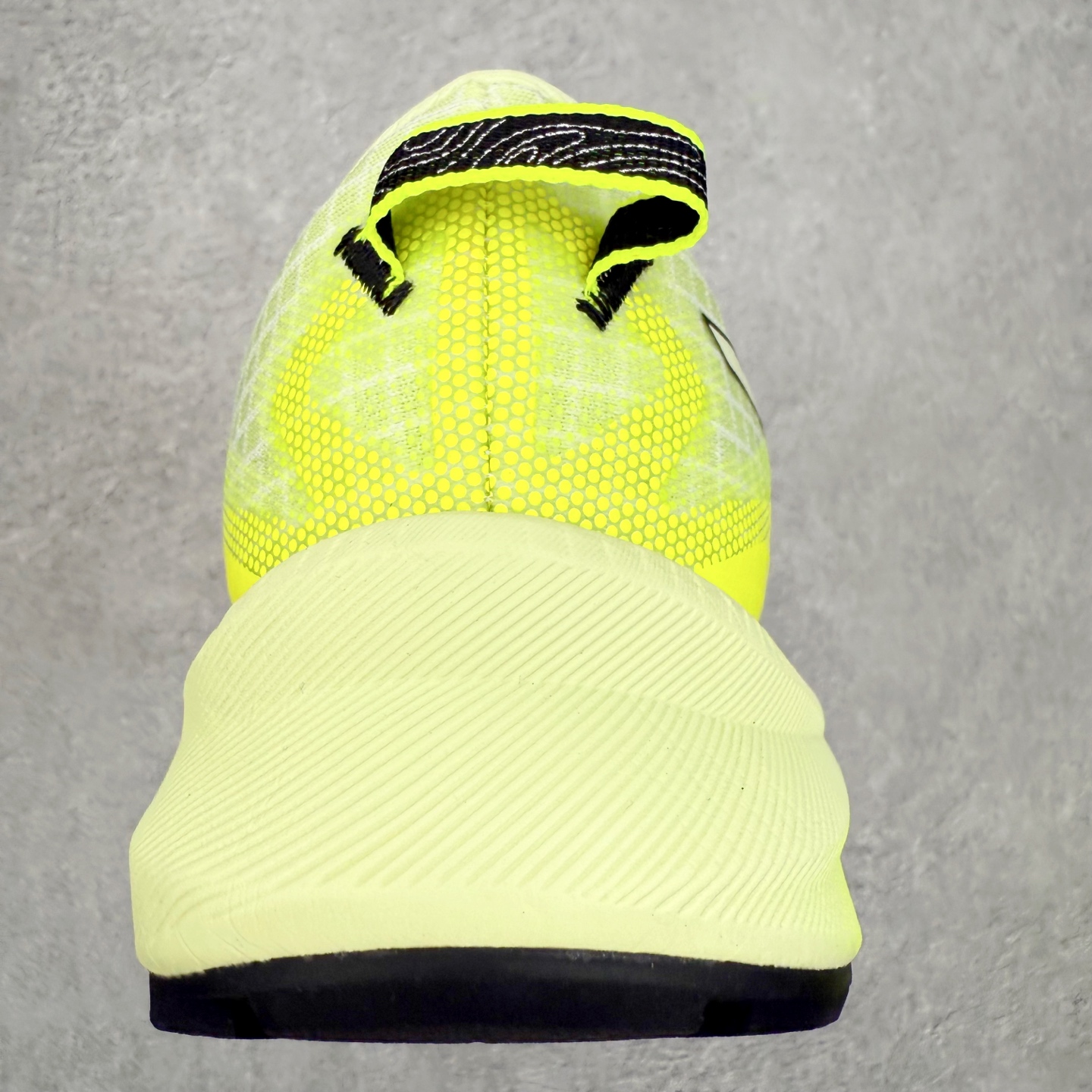 图片[8]-Asics GEL-TRABUCO 13 GTX 亚瑟士舒适百搭轻便透气减震低帮跑步鞋 ASICS（亚瑟士）是日本实业家鬼冢喜八郎创立的跑鞋运动品牌，名字想法源自著名的拉丁谚语“AnimaSana In Corpore Sano”，意为“健全的精神寓于强健的体魄”。正如其名字的含义，ASICS亚瑟士一直坚信保持身体的健康与活力是打造健康快乐的生活方式的最佳途径。亚瑟士的跑鞋、篮球鞋等系列集专业与美貌于一身，拥有极高的热度。2016年，ASICS在“2016年日本最佳全球品牌”排行榜名列第17名。尺码：36 37 37.5 38 39 39.5 40 40.5 41.5 42 42.5 43.5 44 45-选品中心