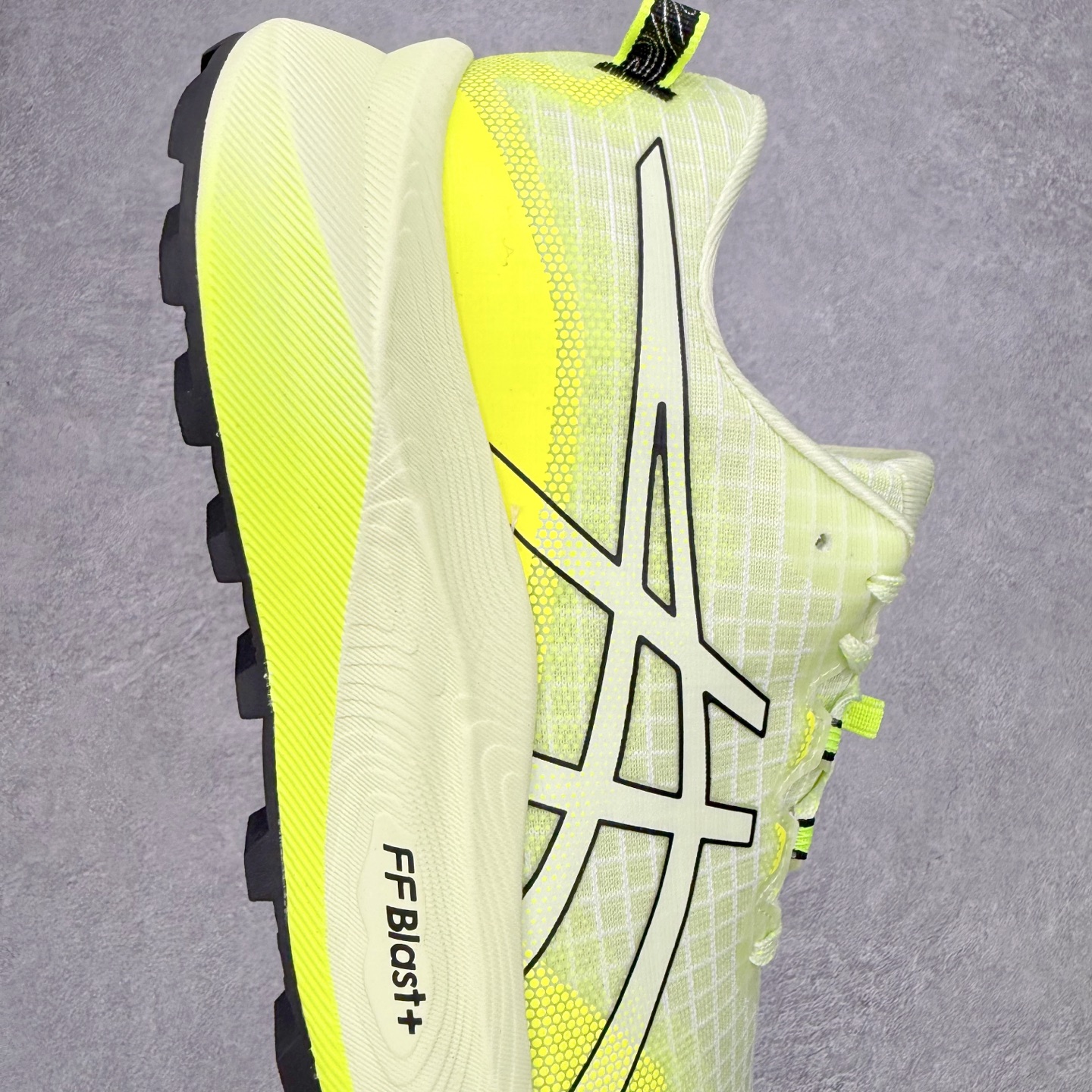 图片[6]-Asics GEL-TRABUCO 13 GTX 亚瑟士舒适百搭轻便透气减震低帮跑步鞋 ASICS（亚瑟士）是日本实业家鬼冢喜八郎创立的跑鞋运动品牌，名字想法源自著名的拉丁谚语“AnimaSana In Corpore Sano”，意为“健全的精神寓于强健的体魄”。正如其名字的含义，ASICS亚瑟士一直坚信保持身体的健康与活力是打造健康快乐的生活方式的最佳途径。亚瑟士的跑鞋、篮球鞋等系列集专业与美貌于一身，拥有极高的热度。2016年，ASICS在“2016年日本最佳全球品牌”排行榜名列第17名。尺码：36 37 37.5 38 39 39.5 40 40.5 41.5 42 42.5 43.5 44 45-选品中心