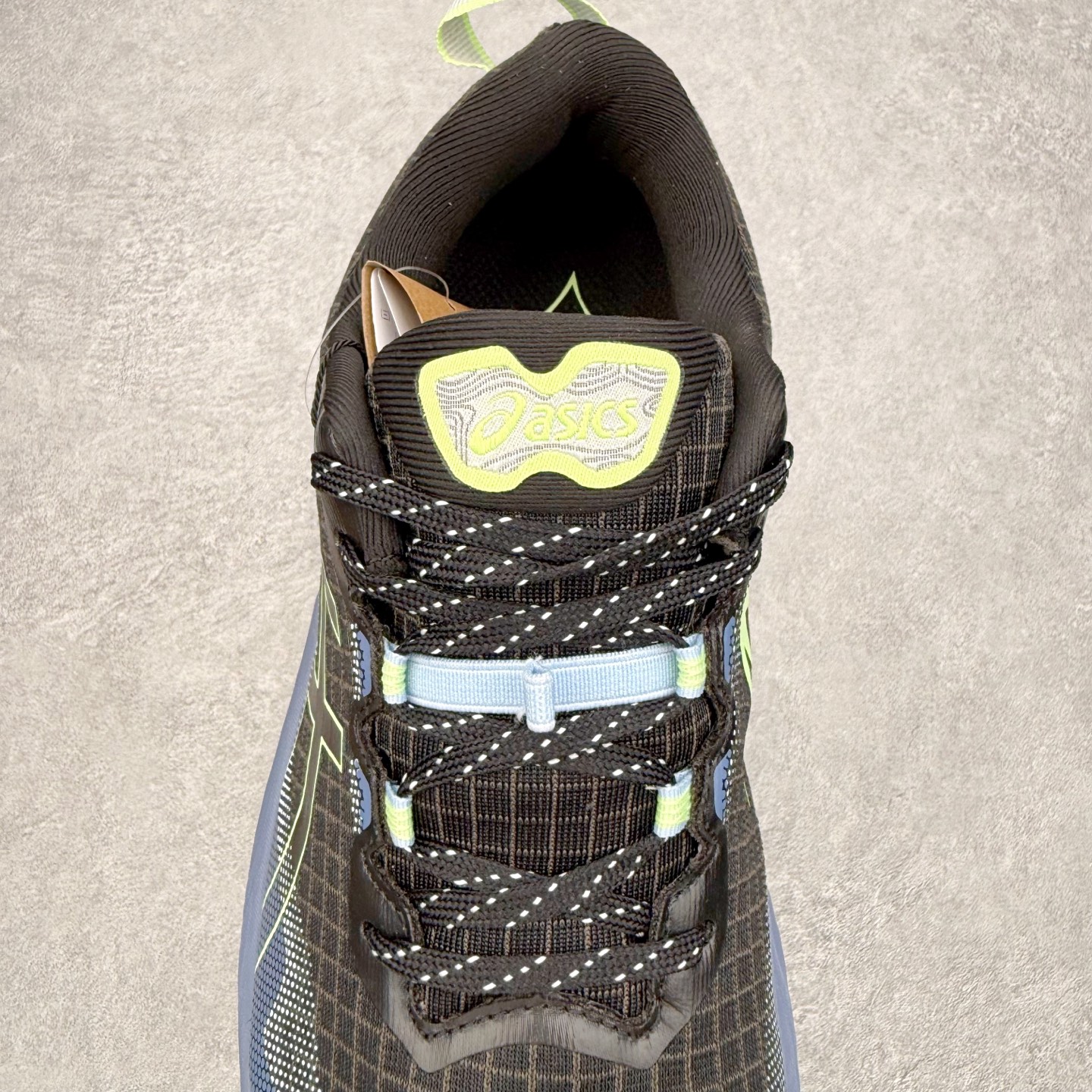 图片[5]-Asics GEL-TRABUCO 13 GTX 亚瑟士舒适百搭轻便透气减震低帮跑步鞋 ASICS（亚瑟士）是日本实业家鬼冢喜八郎创立的跑鞋运动品牌，名字想法源自著名的拉丁谚语“AnimaSana In Corpore Sano”，意为“健全的精神寓于强健的体魄”。正如其名字的含义，ASICS亚瑟士一直坚信保持身体的健康与活力是打造健康快乐的生活方式的最佳途径。亚瑟士的跑鞋、篮球鞋等系列集专业与美貌于一身，拥有极高的热度。2016年，ASICS在“2016年日本最佳全球品牌”排行榜名列第17名。尺码：36 37 37.5 38 39 39.5 40 40.5 41.5 42 42.5 43.5 44 45-选品中心