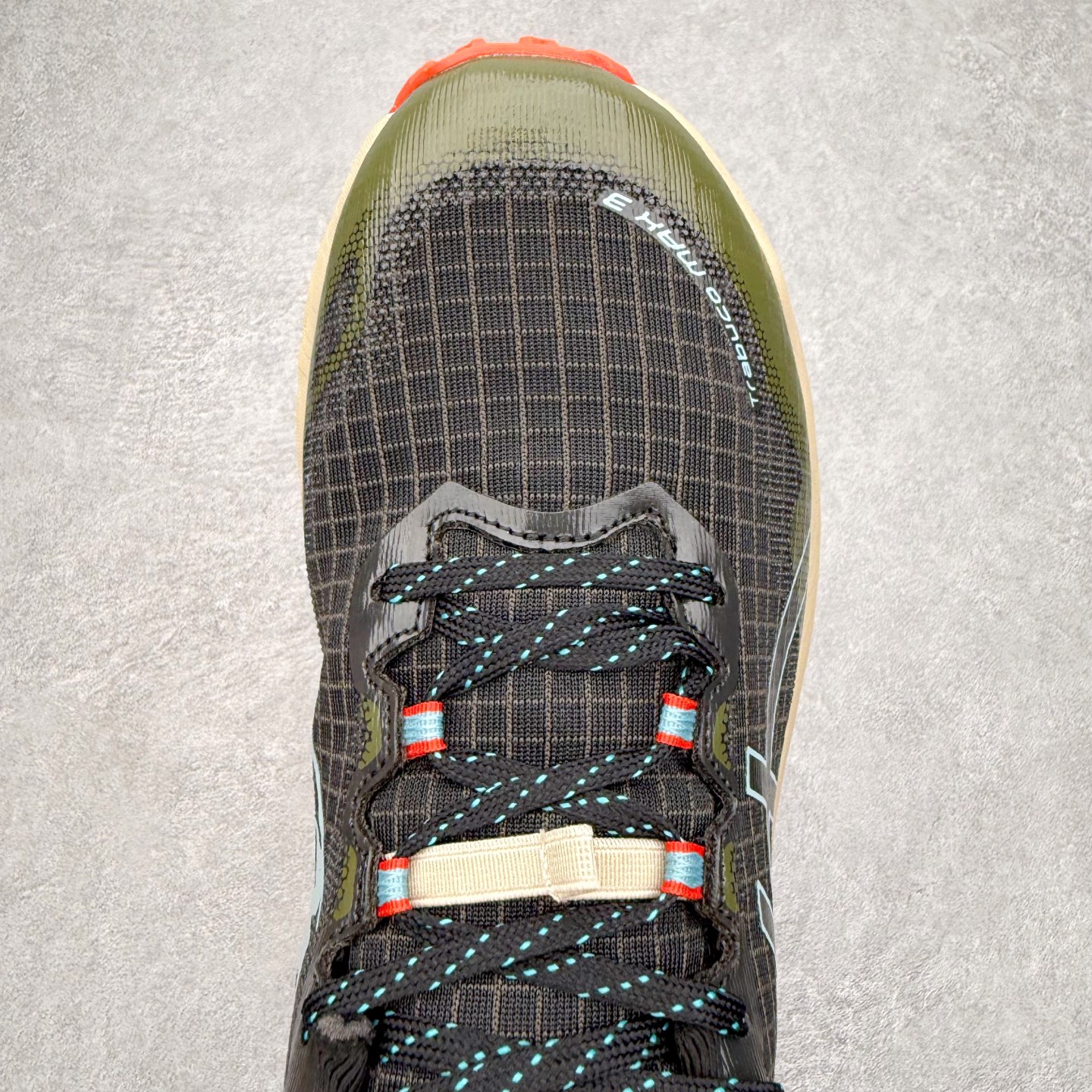 图片[4]-Asics GEL-TRABUCO 13 GTX 亚瑟士舒适百搭轻便透气减震低帮跑步鞋 ASICS（亚瑟士）是日本实业家鬼冢喜八郎创立的跑鞋运动品牌，名字想法源自著名的拉丁谚语“AnimaSana In Corpore Sano”，意为“健全的精神寓于强健的体魄”。正如其名字的含义，ASICS亚瑟士一直坚信保持身体的健康与活力是打造健康快乐的生活方式的最佳途径。亚瑟士的跑鞋、篮球鞋等系列集专业与美貌于一身，拥有极高的热度。2016年，ASICS在“2016年日本最佳全球品牌”排行榜名列第17名。尺码：36 37 37.5 38 39 39.5 40 40.5 41.5 42 42.5 43.5 44 45-选品中心