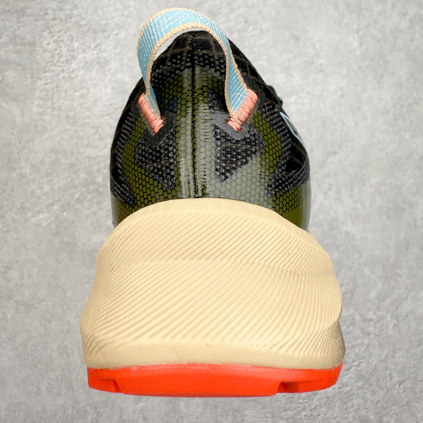 图片[8]-Asics GEL-TRABUCO 13 GTX 亚瑟士舒适百搭轻便透气减震低帮跑步鞋 ASICS（亚瑟士）是日本实业家鬼冢喜八郎创立的跑鞋运动品牌，名字想法源自著名的拉丁谚语“AnimaSana In Corpore Sano”，意为“健全的精神寓于强健的体魄”。正如其名字的含义，ASICS亚瑟士一直坚信保持身体的健康与活力是打造健康快乐的生活方式的最佳途径。亚瑟士的跑鞋、篮球鞋等系列集专业与美貌于一身，拥有极高的热度。2016年，ASICS在“2016年日本最佳全球品牌”排行榜名列第17名。尺码：36 37 37.5 38 39 39.5 40 40.5 41.5 42 42.5 43.5 44 45-选品中心