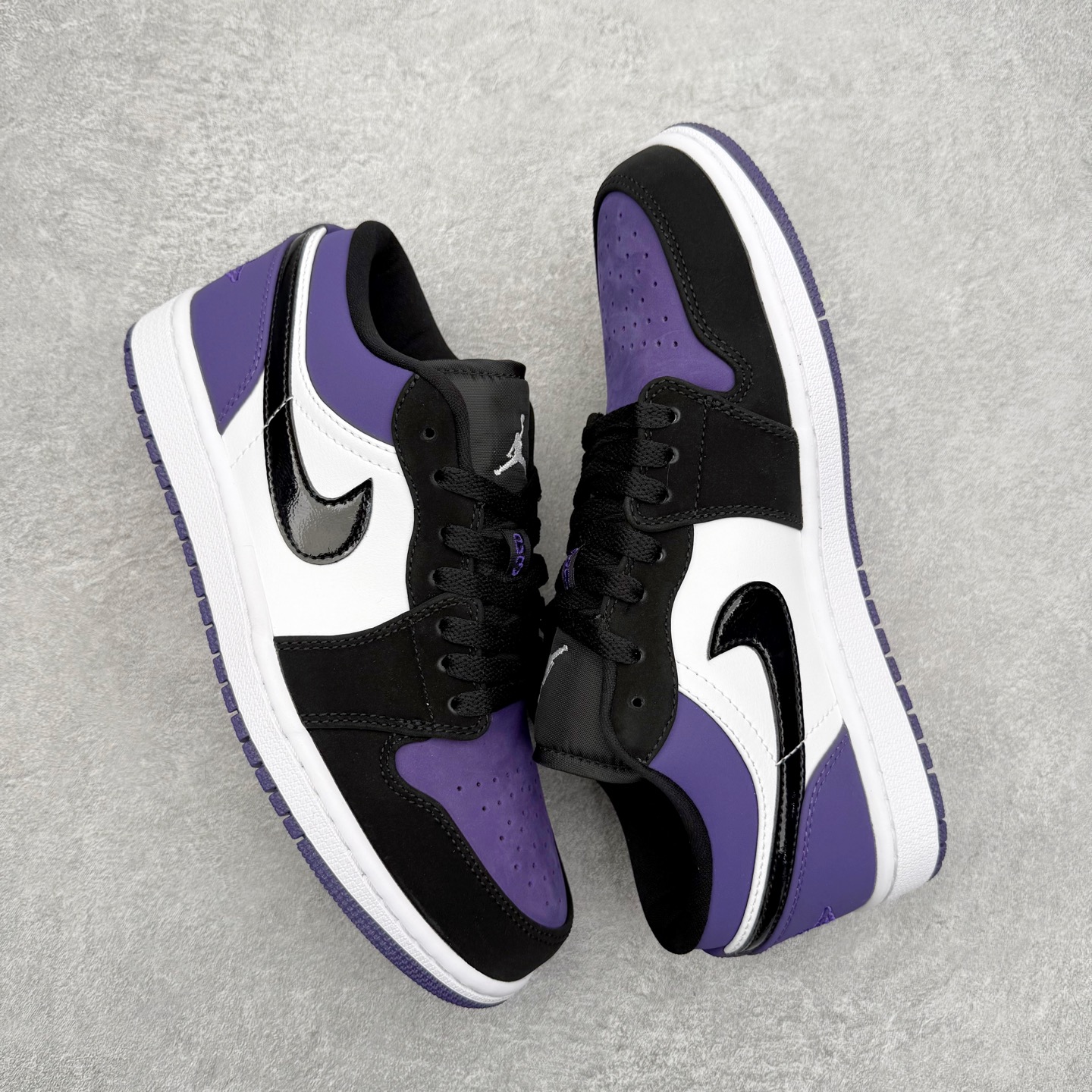 图片[3]-＃K版 Air Jordan AJ1 Low 低帮 553558-125 全新流水线出品 DT版本唯一平替选择 市场第二梯队最强版 全部原鞋开发 原楦原纸板开发 全鞋电脑针车 原厂内置全掌气垫 原盒内在原标 唯一Zp原版鞋带绑法 免检产品 全新2022版型 全头层皮料 完美零毛边处理 原厂配置全掌气垫 价格定位良心 几十个配色陆续出货 实拍调校N版已经零色差零失真 百分百还原实物色彩所见即所得 不存在货不对板色差等低级问题 选购参考实物拍摄 不混卖不参货 只用心做好货严格选品 承诺混一赔十 尺码：36 36.5 37.5 38 38.5 39 40 40.5 41 42 42.5 43 44 44.5 45-选品中心