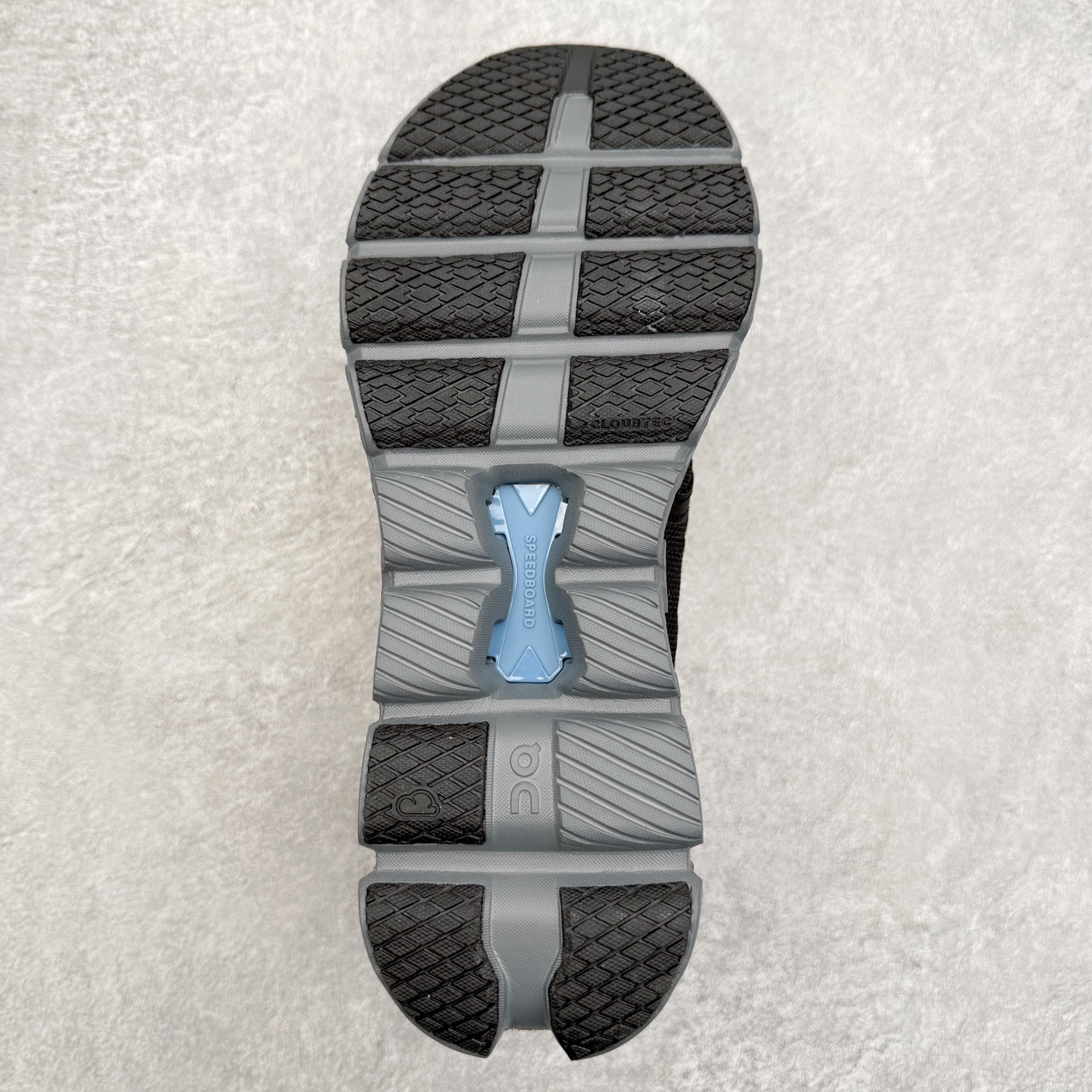 图片[9]-On昂跑 Cloudtilt X 4 系带减震耐磨低帮生活休闲鞋 此运动品牌 开创于2010年 缓震着陆、强效回弹、轻柔质感的设计构思始终是ON研制关键 与此同时基于“为全球提供革新性的跑步感受”信念 陆续推出了多款跑鞋及其以专业运动人体跑步工程学为设计关键的功能性跑步服饰设备 让跑者不费力气地畅快畅跑 尺码：36 36.5 37.5 38 38.5 39 40 40.5 41 42 42.5 43 44 44.5 45-选品中心